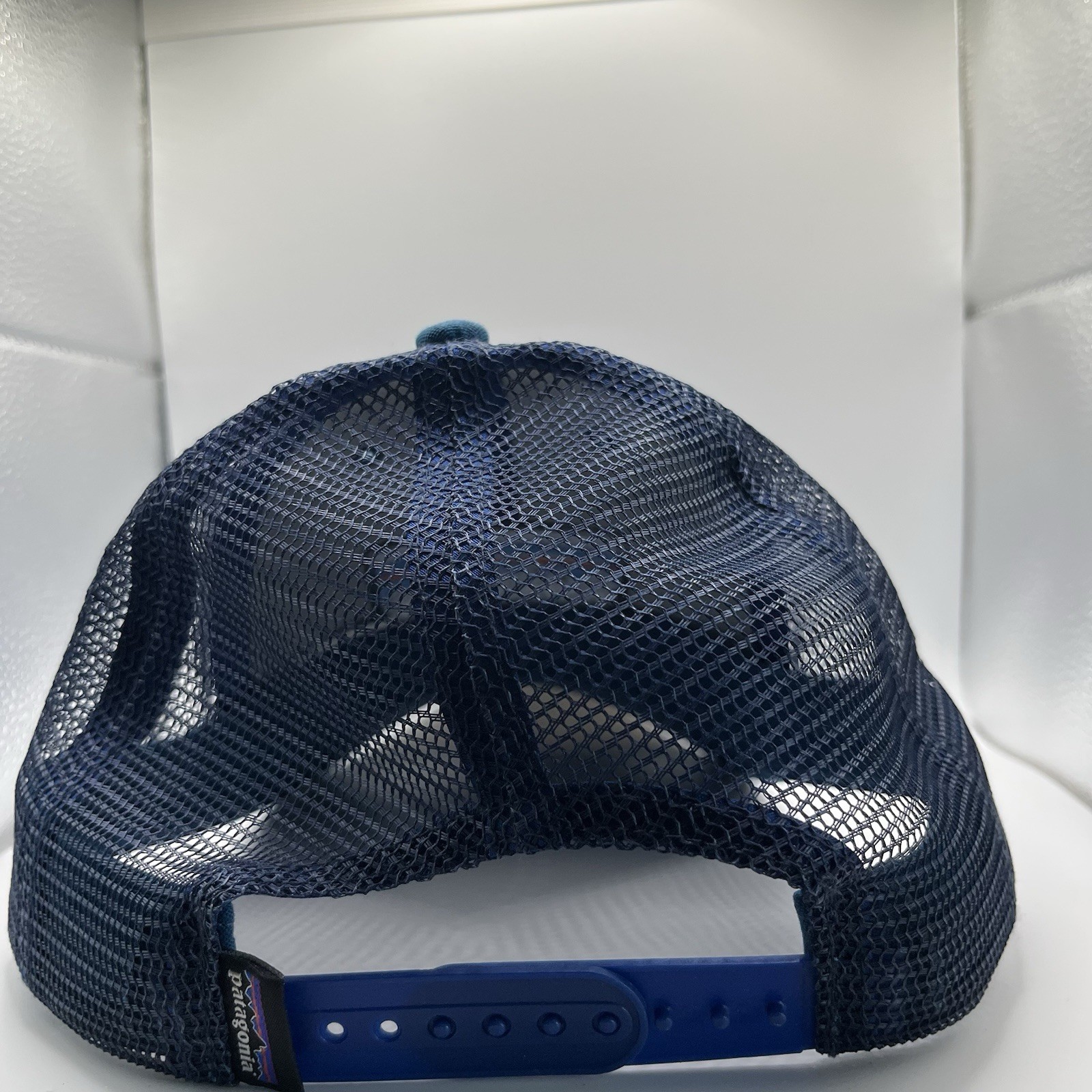 Patagonia P-6 Logo Lo-Pro Trucker Hat Unisex OS Blue Mesh Back VTG