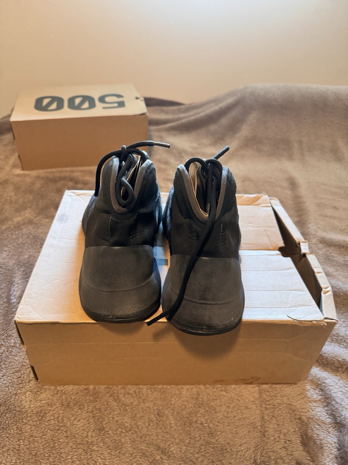 adidas Yeezy Quantum QNTM Onyx GX1317 Men’s Mid Top Basketball Sneakers