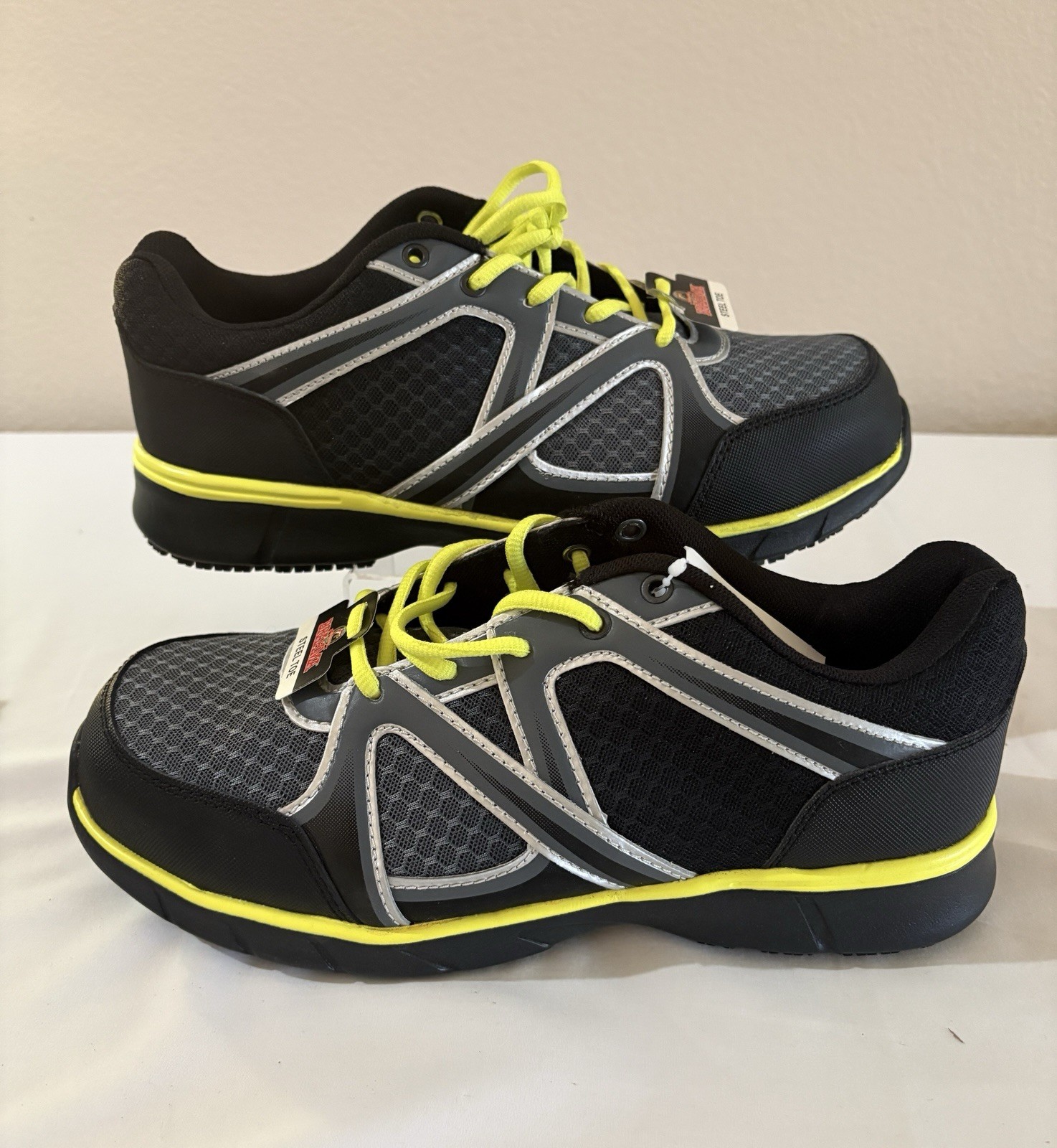 BRAHMA Truss men’s shoes, steel toe, oil and slip resistant, black w-green trim