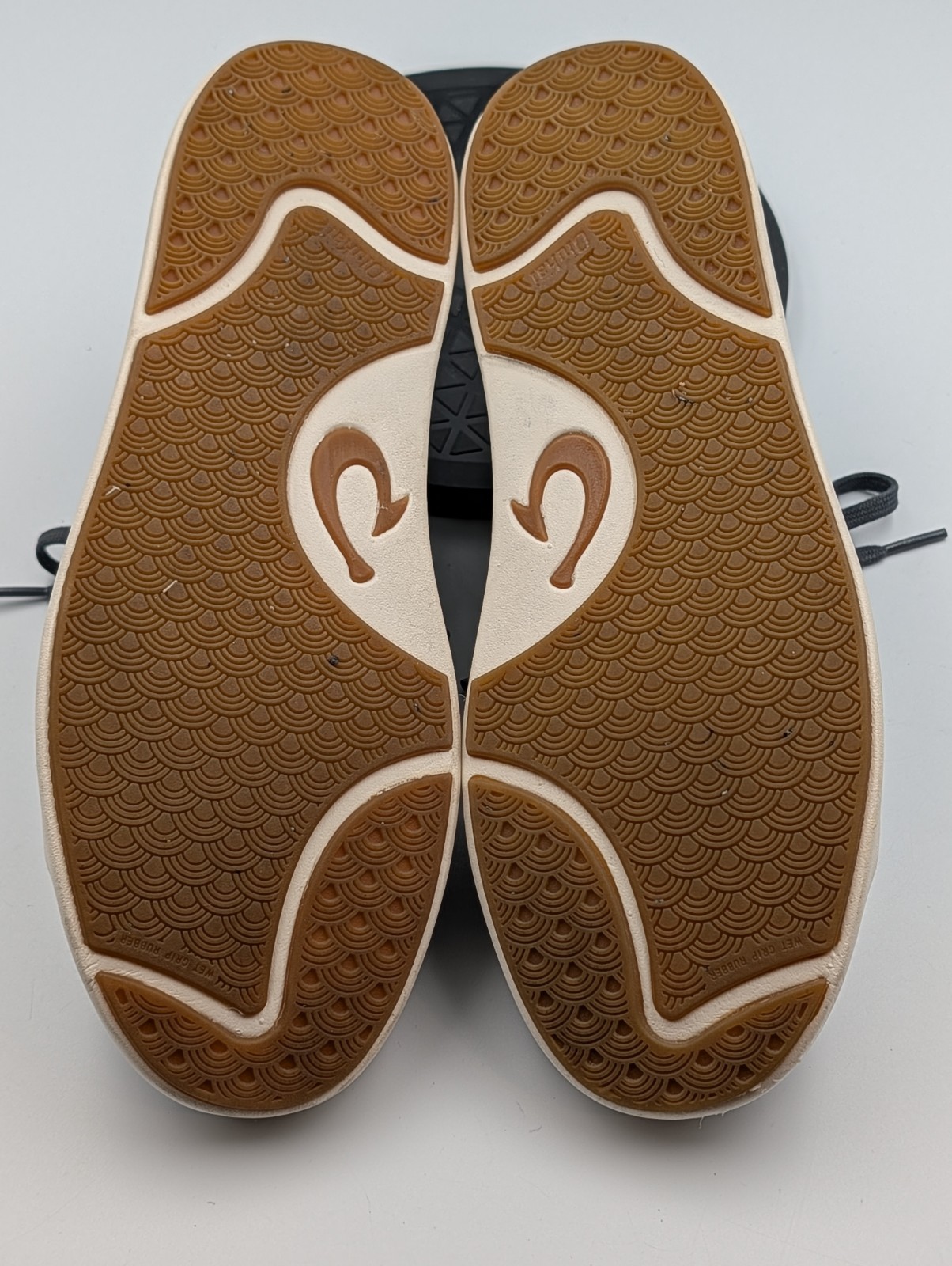 Olukai Lae’ahi Li Men’s Casual Shoes. Size 8.5 (EUR 41.5) Dark Gray Canvas.