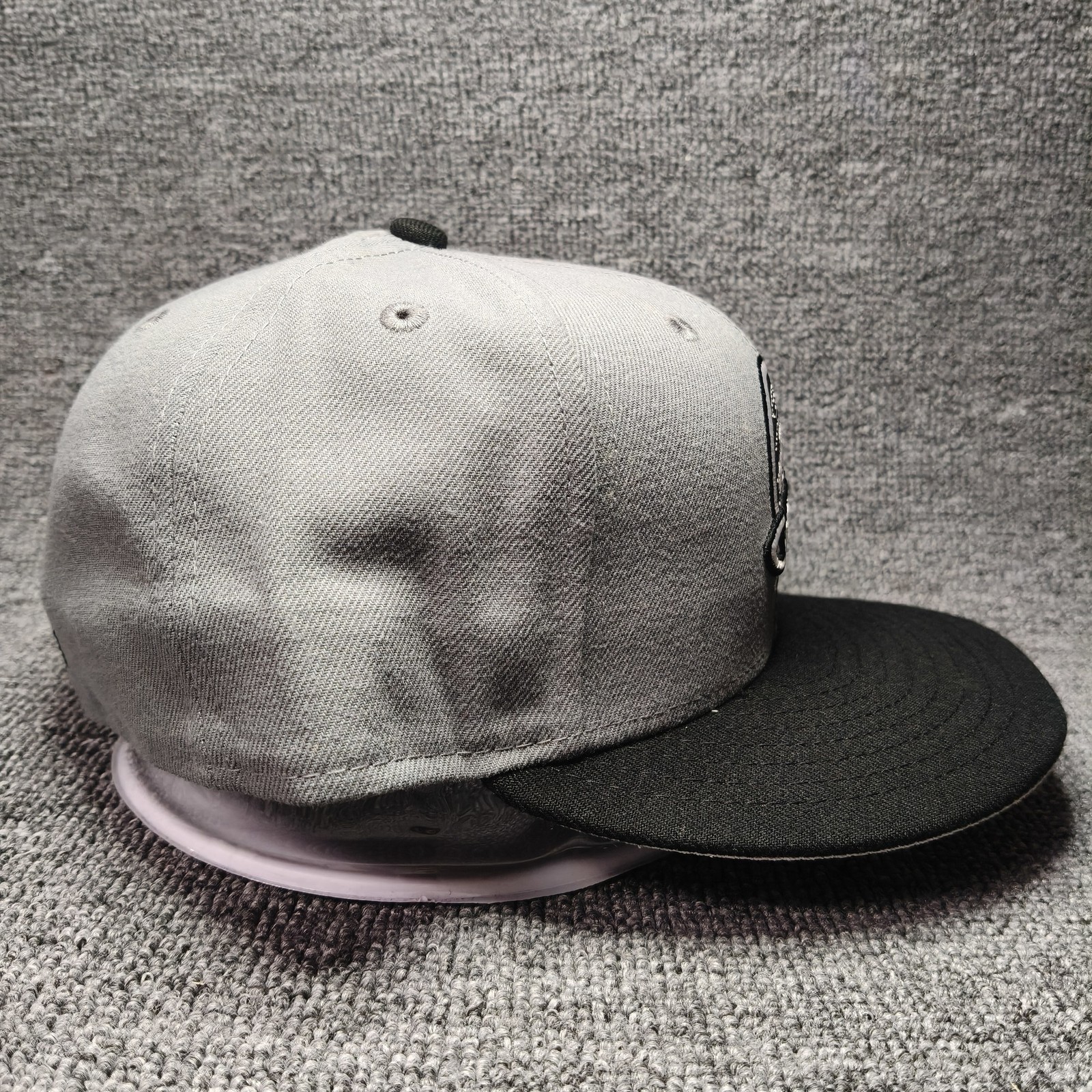 New Era Vancouver Canucks 59FIFTY Fitted Grey Black Hat 7 1 4