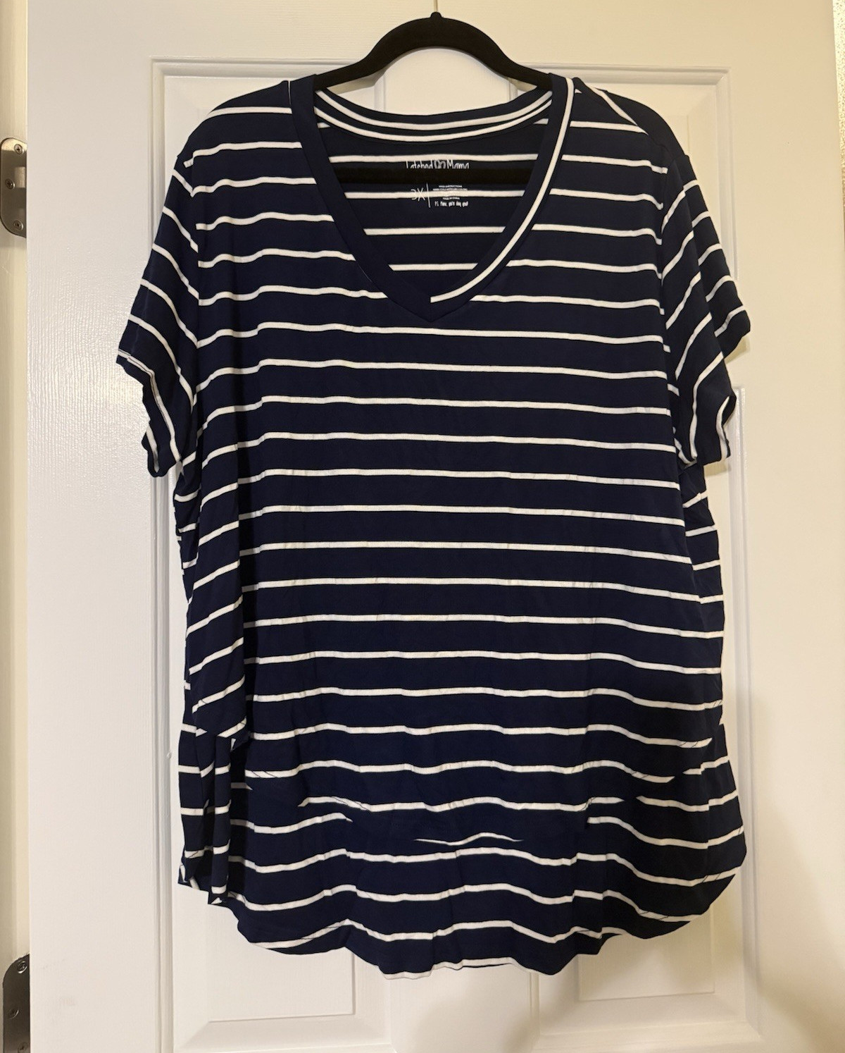 Latched Mama Women’s Plus 3X Navy/White Striped V-Neck Short Sleeve Knit Tee