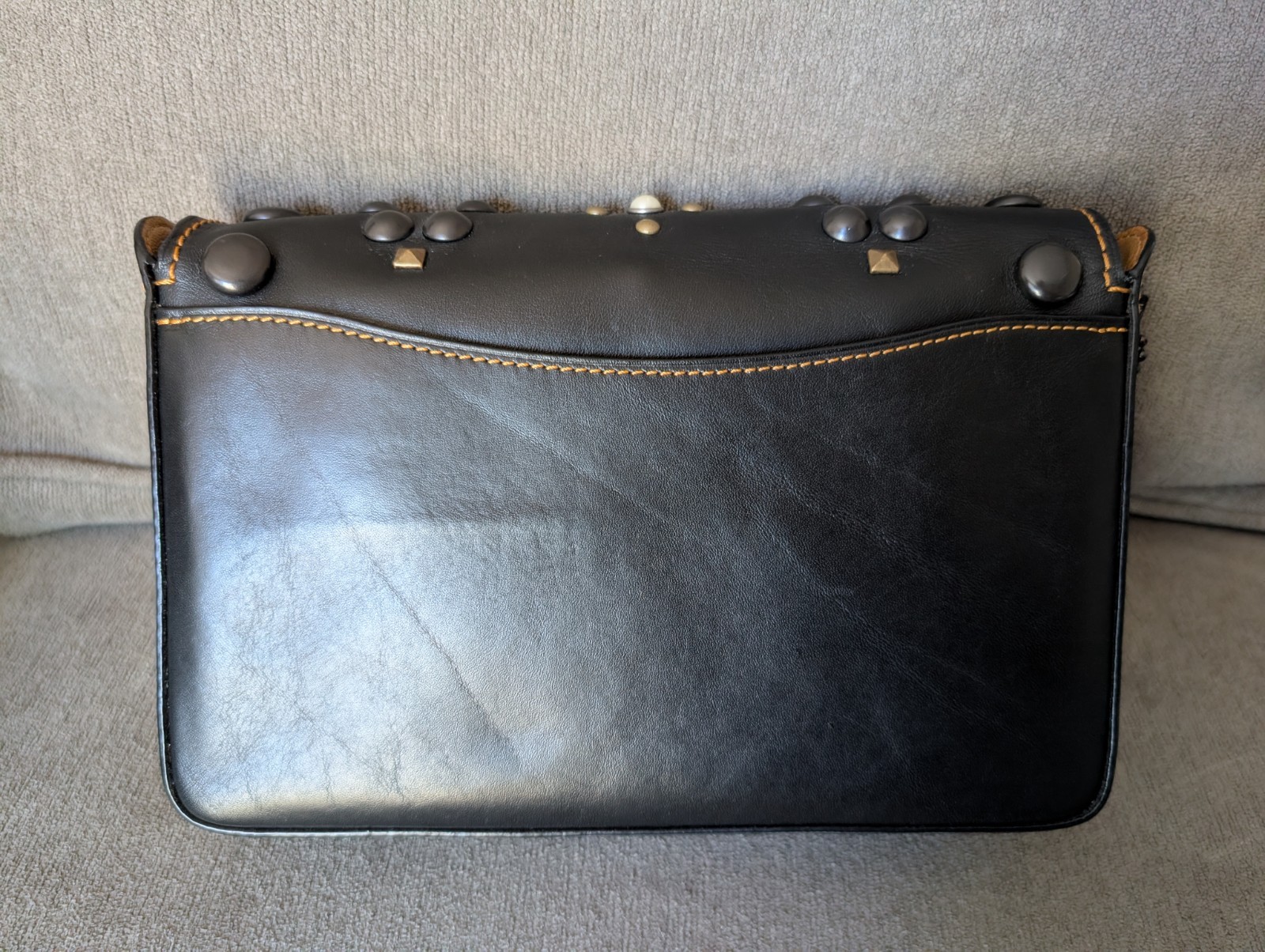 Coach 1941 Western Rivets Dinky 24 In Black Free Ship