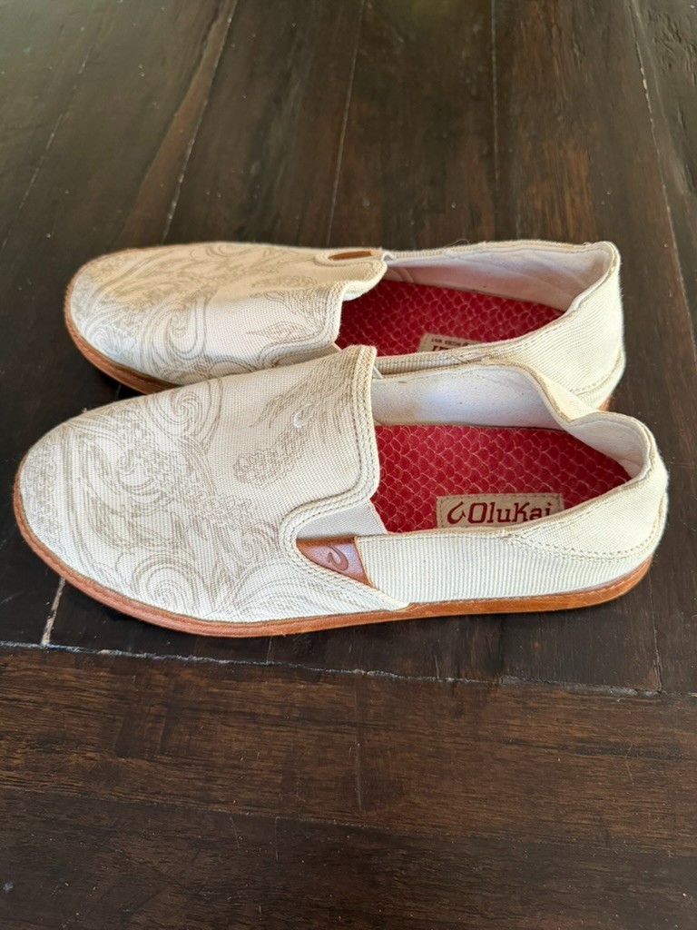 OluKai Makani Hoa Mens Slip On Shoes NEW Size 9 Limited Edition Wooden Wave