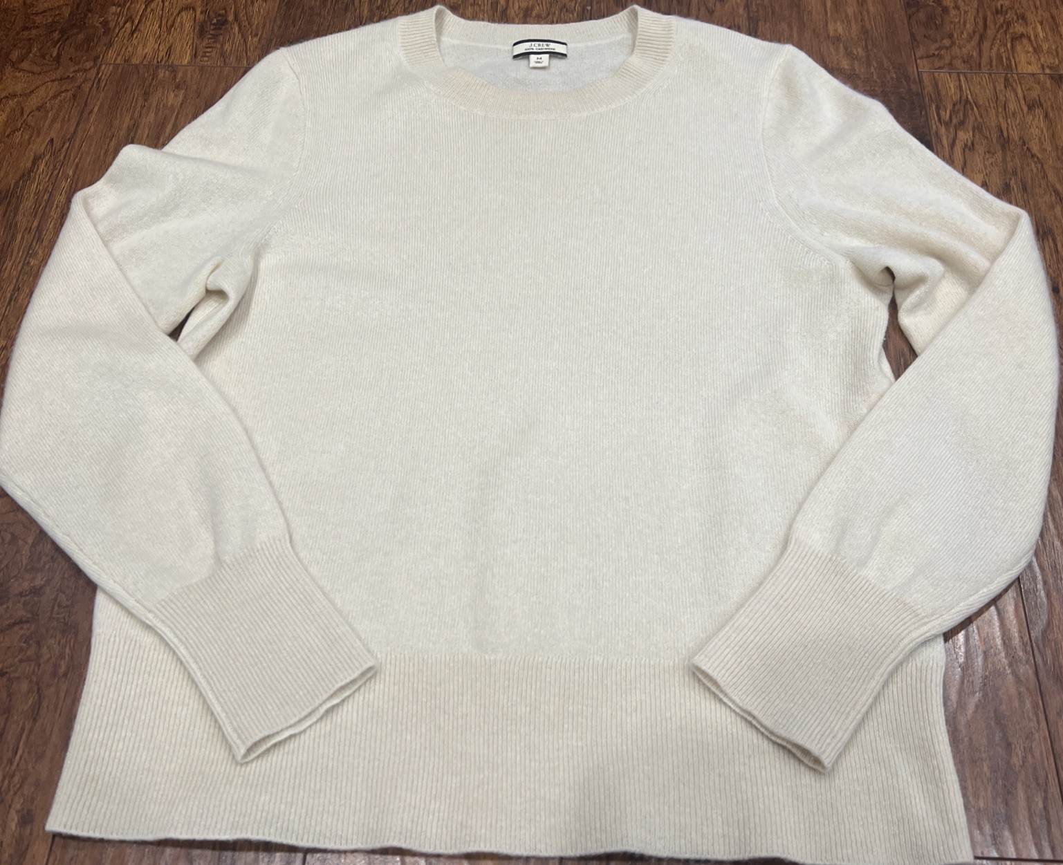 J Crew 100% Cashmere Sweater Womens M Cream Pullover Classic Fit Crew Neck Soft