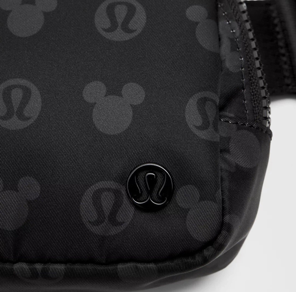 ❤️LULULEMON DISNEY EVERYWHERE BELT BAG 1L CLASSIC BLACK MICKEY NWT❤️ RETIRED