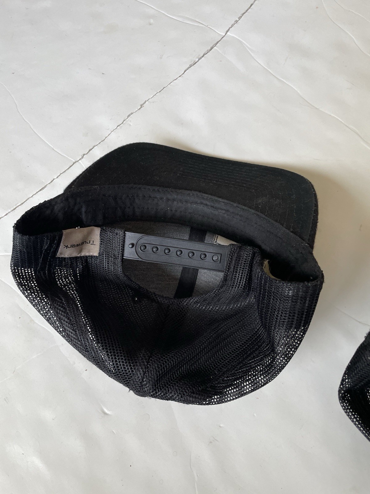 bundle of 2 Truewerk Hats Snapback Black high performance workwear