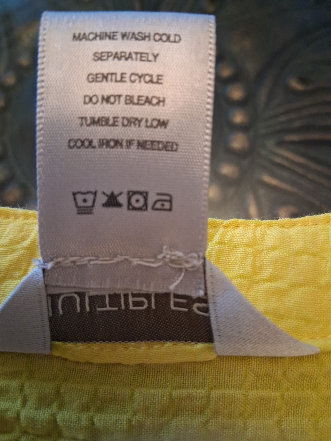 Múltiples XS Yellow Shirt Beautiful!