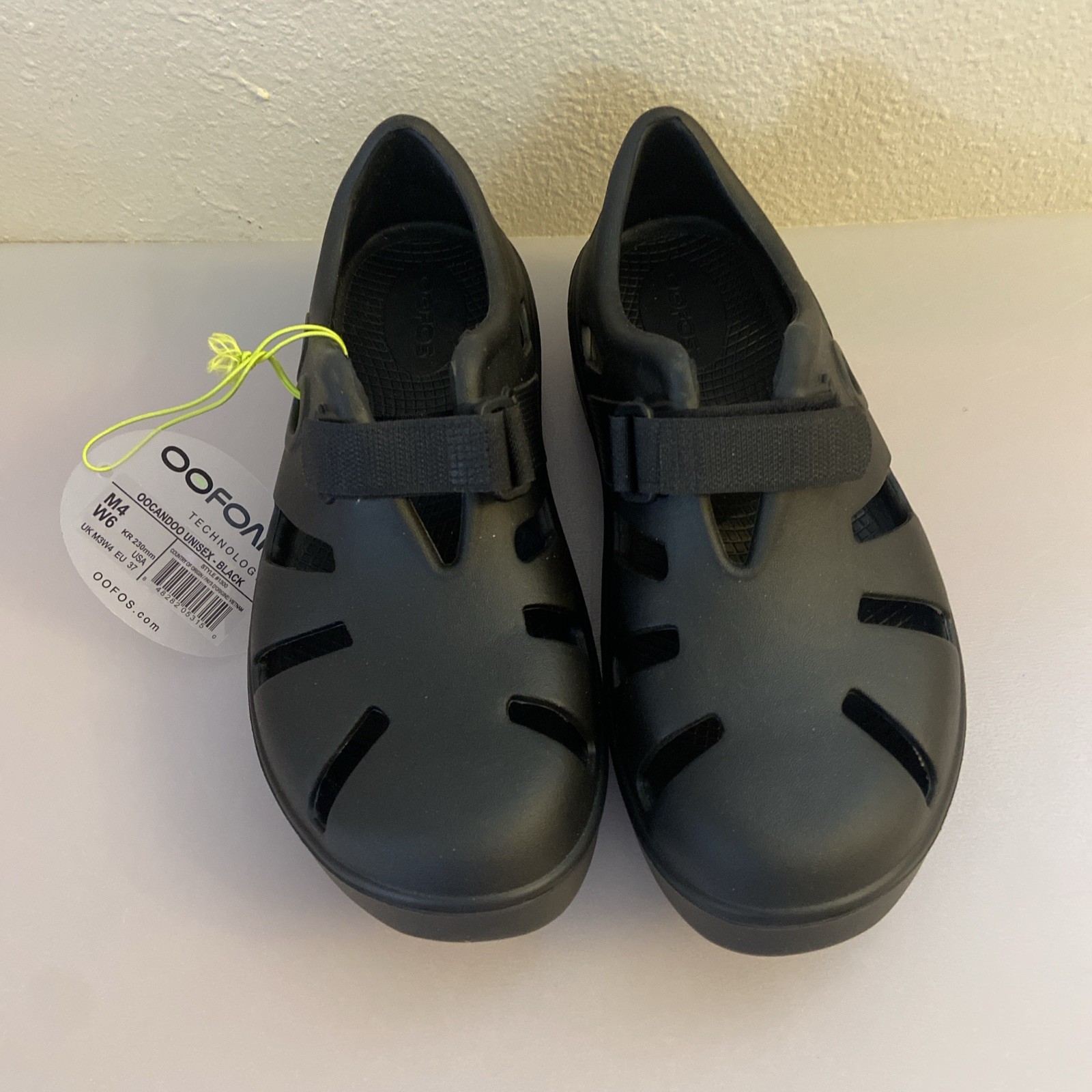 New Oofos Oocandoo Unisex Recovery Rubber Sandals Black Men 4/ Women 6 Snickers