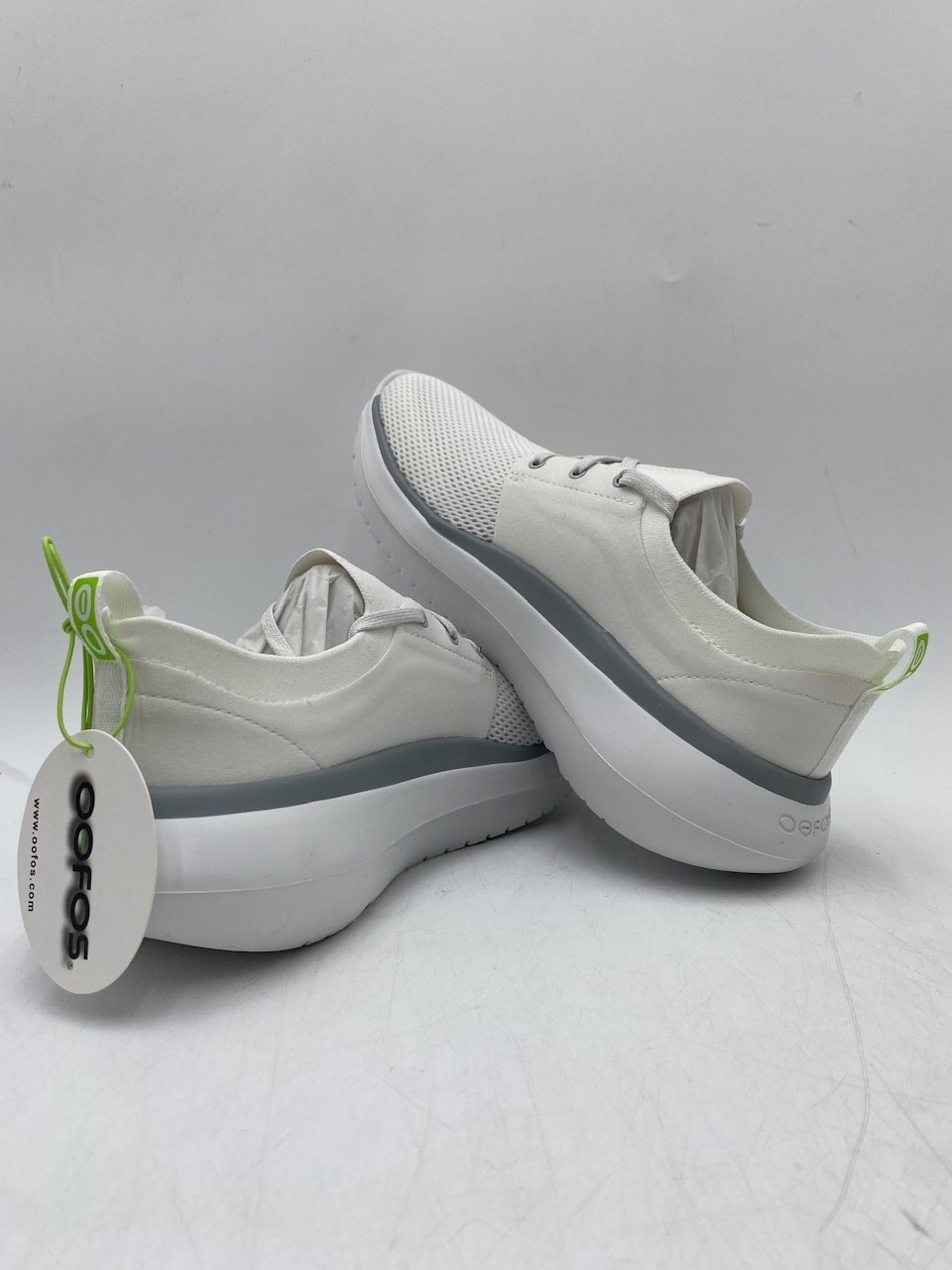 OOFOS OOMY STRIDE Women’s NEW Recovery Sneakers White Multiple Sizes