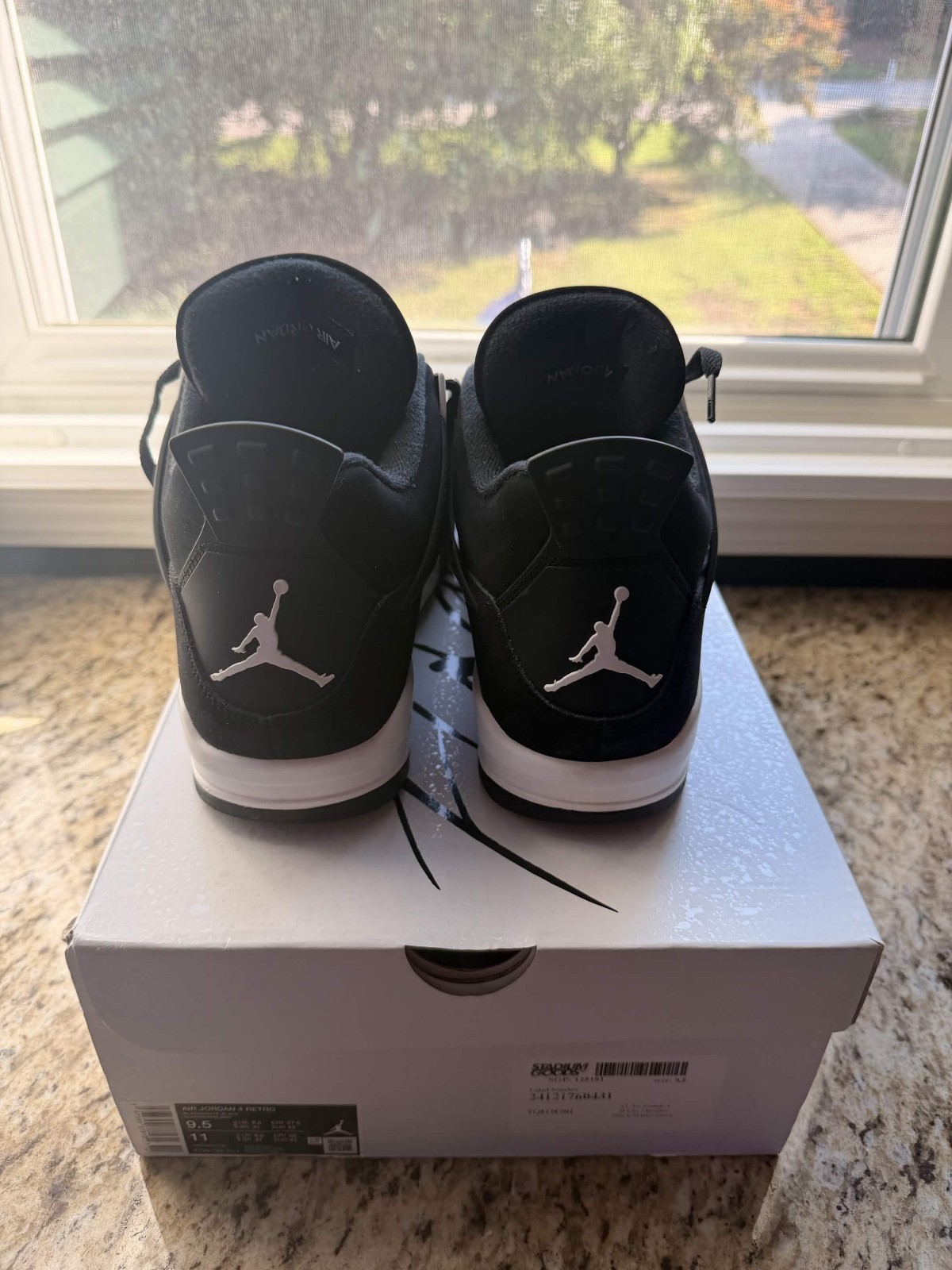 Nike Air Jordan 4 Retro White Thunder Black White Men’s Size 9.5 FV5029-141