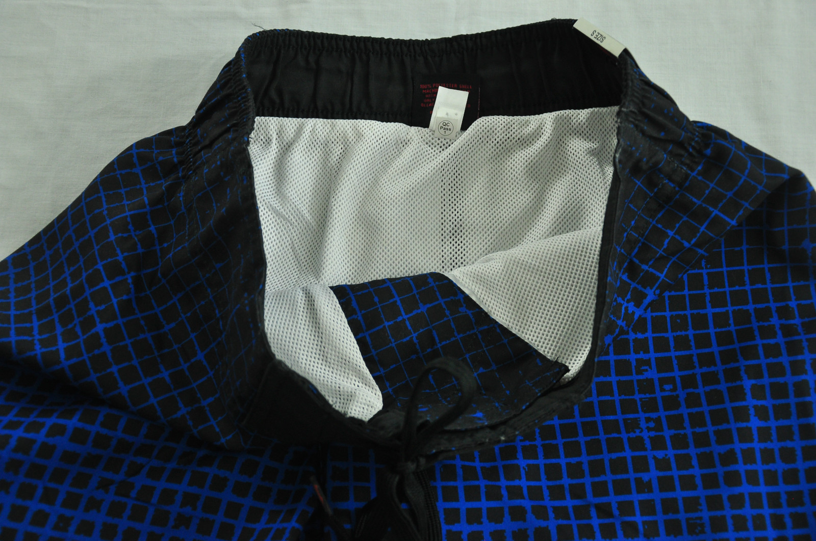 NWT! MENS BLACK/BLUE HAWK SWIM SUIT SMALL RETAIL $38.00 GREAT LOOKING! BRAND NEW