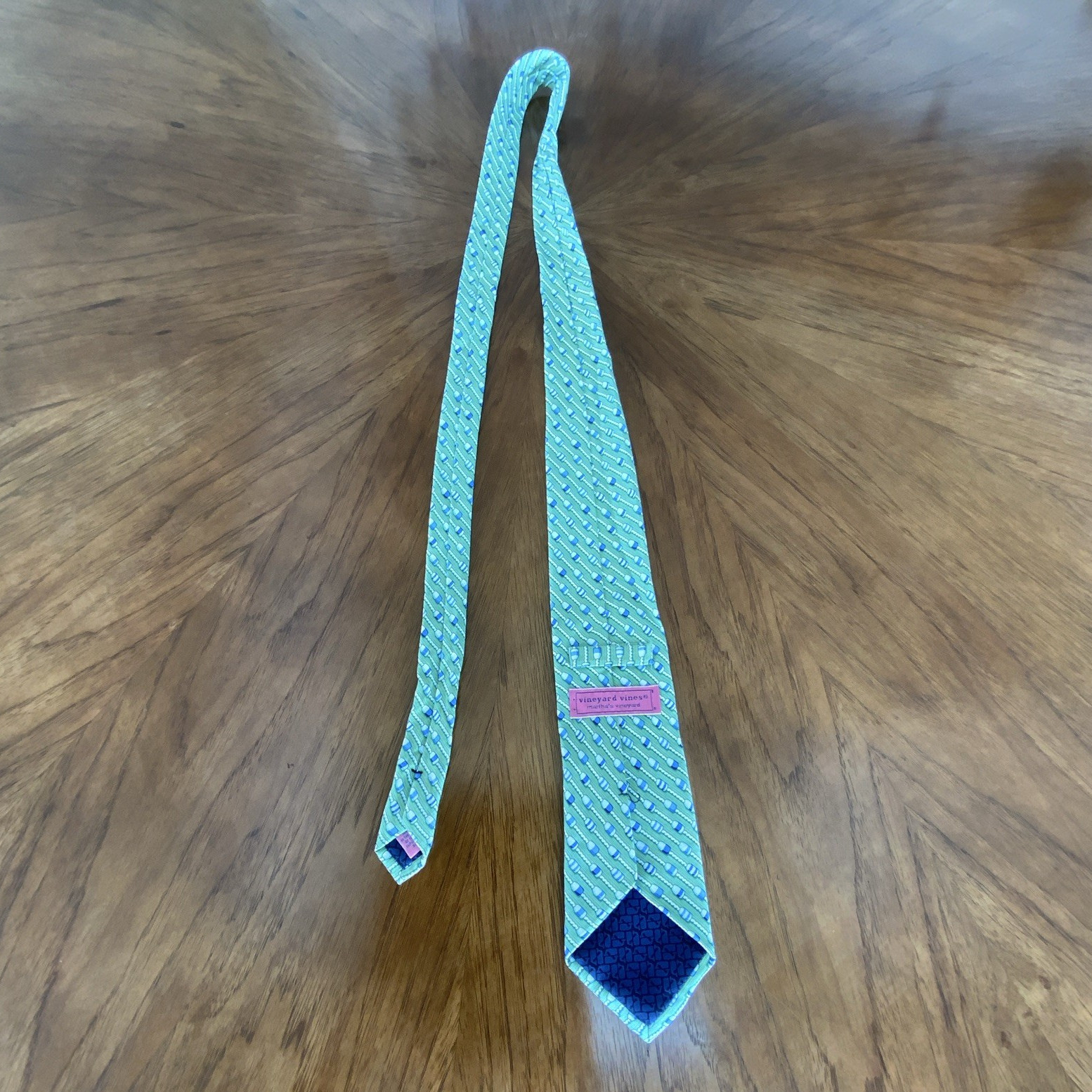 Vineyard Vines Men’s Green & Blue Geometric Pattern Pointed Tie