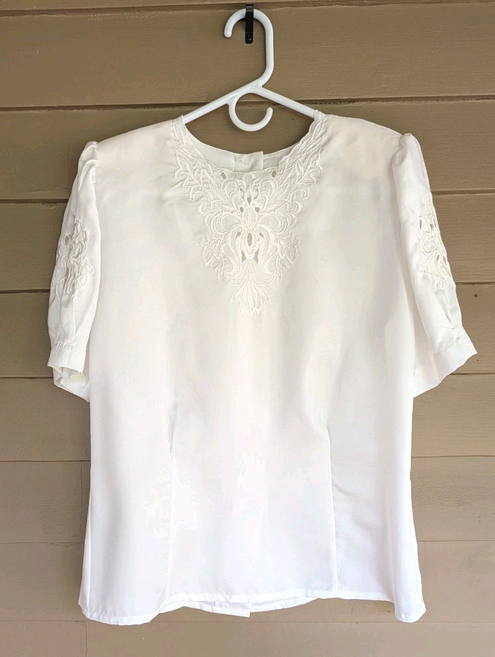 Vntg NICOLA White Embroidered Blouse 8 Satiny Elegant Old Money Back Button 80s