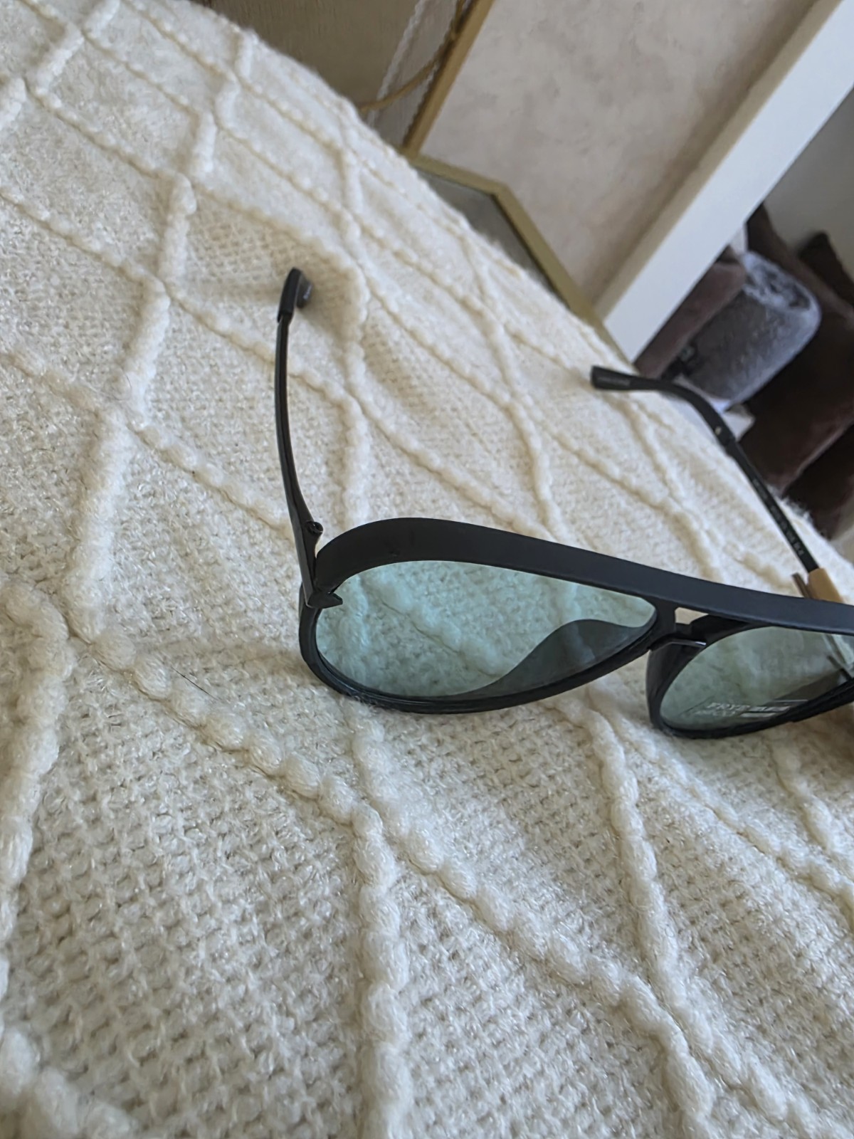 Frye and Co. Women Aviator Sunglasses Black Plastic Frame Green UV Lenses