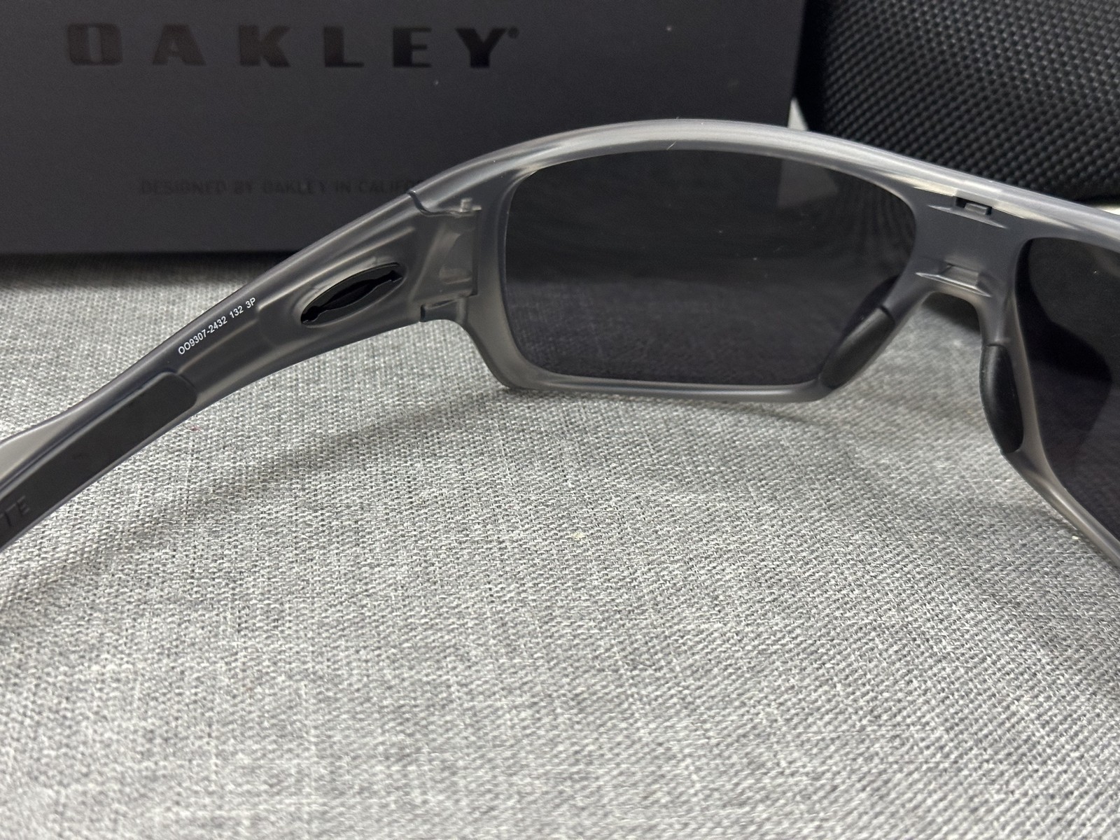 Oakley TURBINE ROTOR 9307 Matte Grey Frame Black Prizm Lens Sunglass NEW
