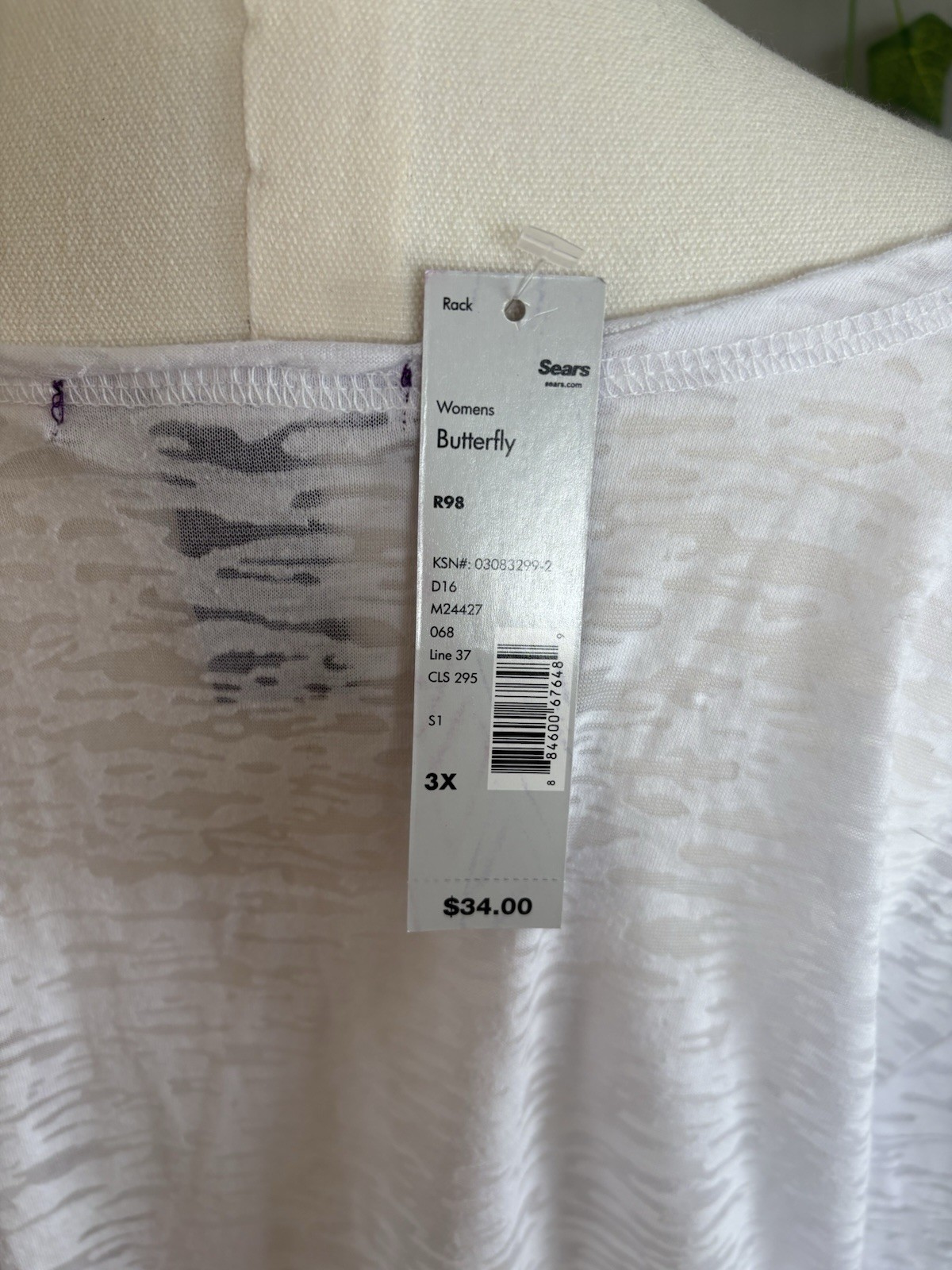 Beverly Drive Women’s Y2K 3X Plus White Knit V-Neck Tee Butterfly Graphic Beaded