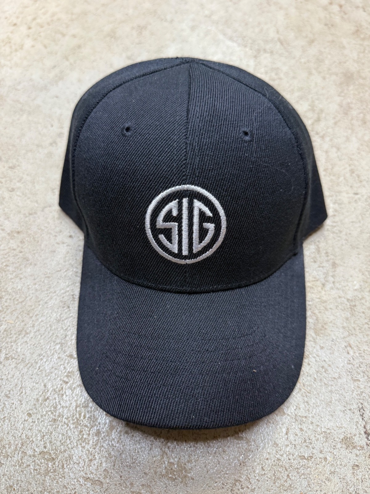 SIG SAUER Black Hat Adjustable Cap Solid Back – New With Tags w/ White Logo