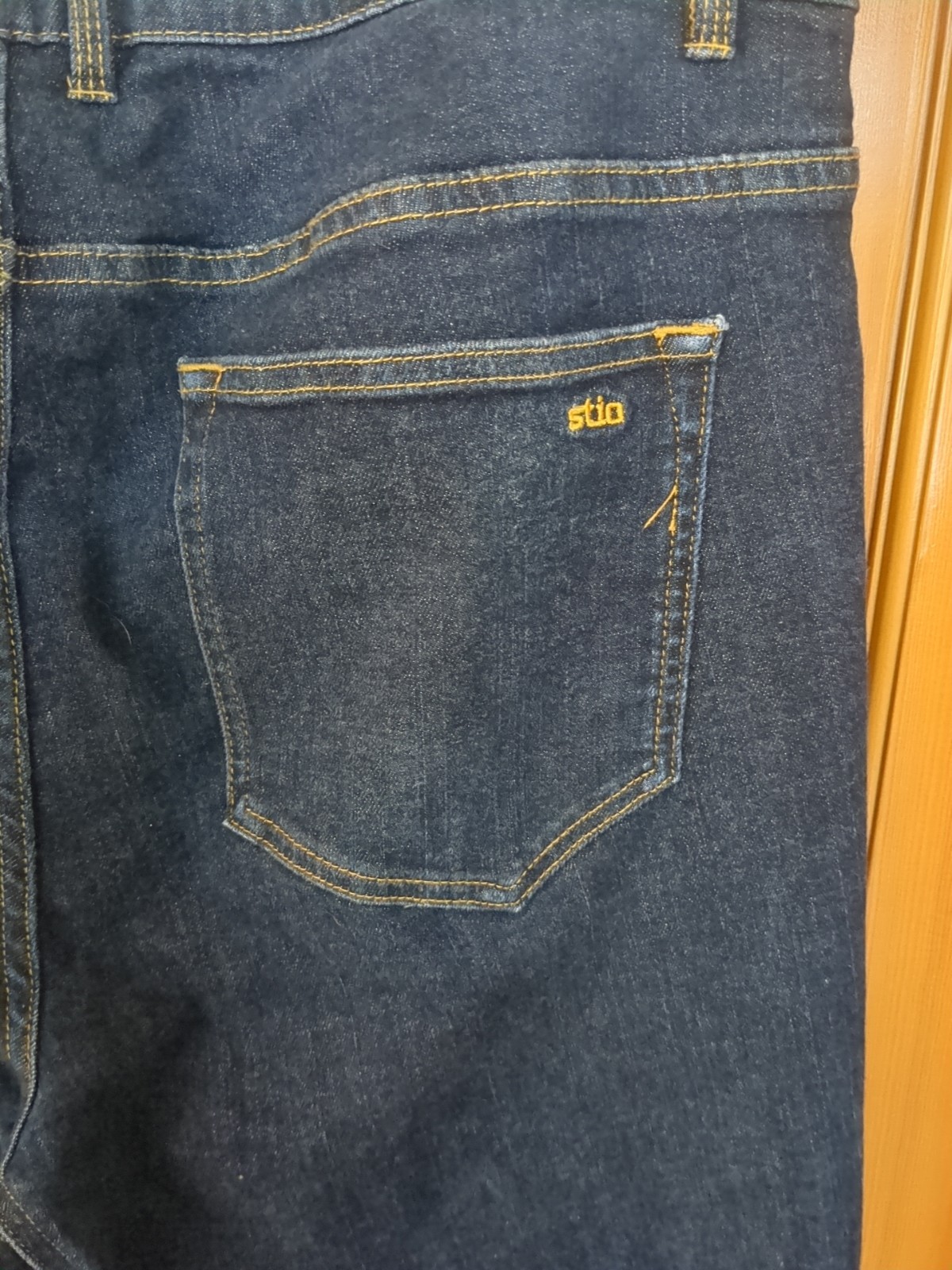 Stio Blue Rivet Dark Denim Distressed Jeans Mens 36×32 99%Cotton/1%Spandex