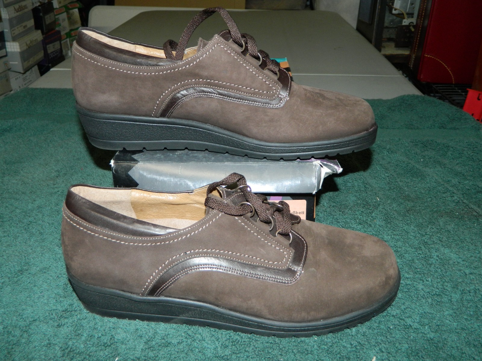 NIB FITS BY THERESIA Brown Nubuck Suede Leather Oxford Size 6
