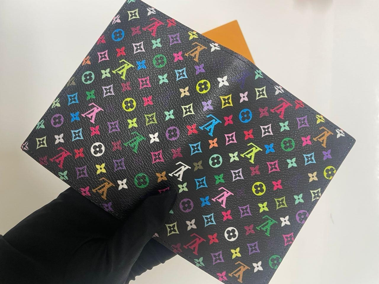 Louis Vuitton x Murakami Takashi Passport Cover Multicolor Couverture W/Box