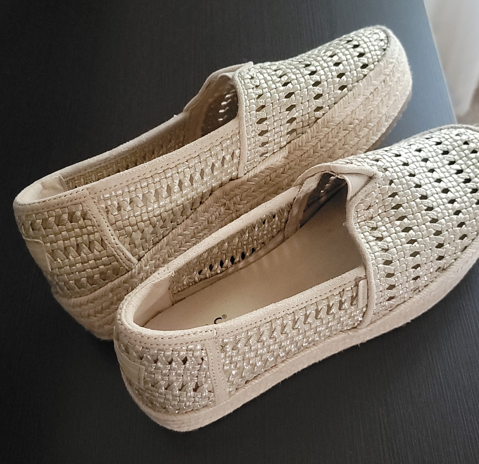 TOMS Women’s Woven Platform Slip-On Champagne/Gold Round Toe US 9 EU 40 UK 7