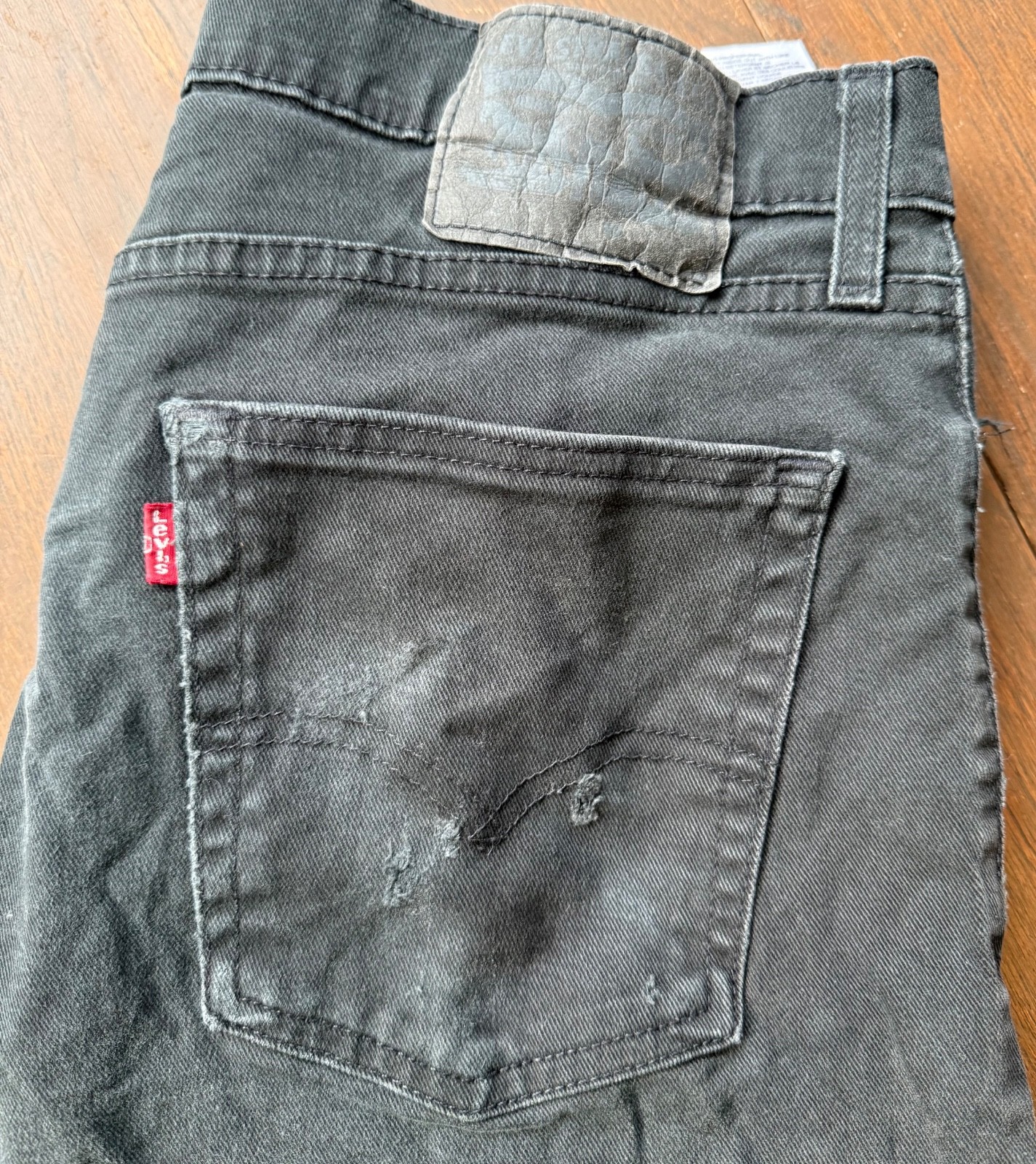 Levis Jeans Mens 33×32 Black Straight Leg Stretch Denim Distressed Knee Hem