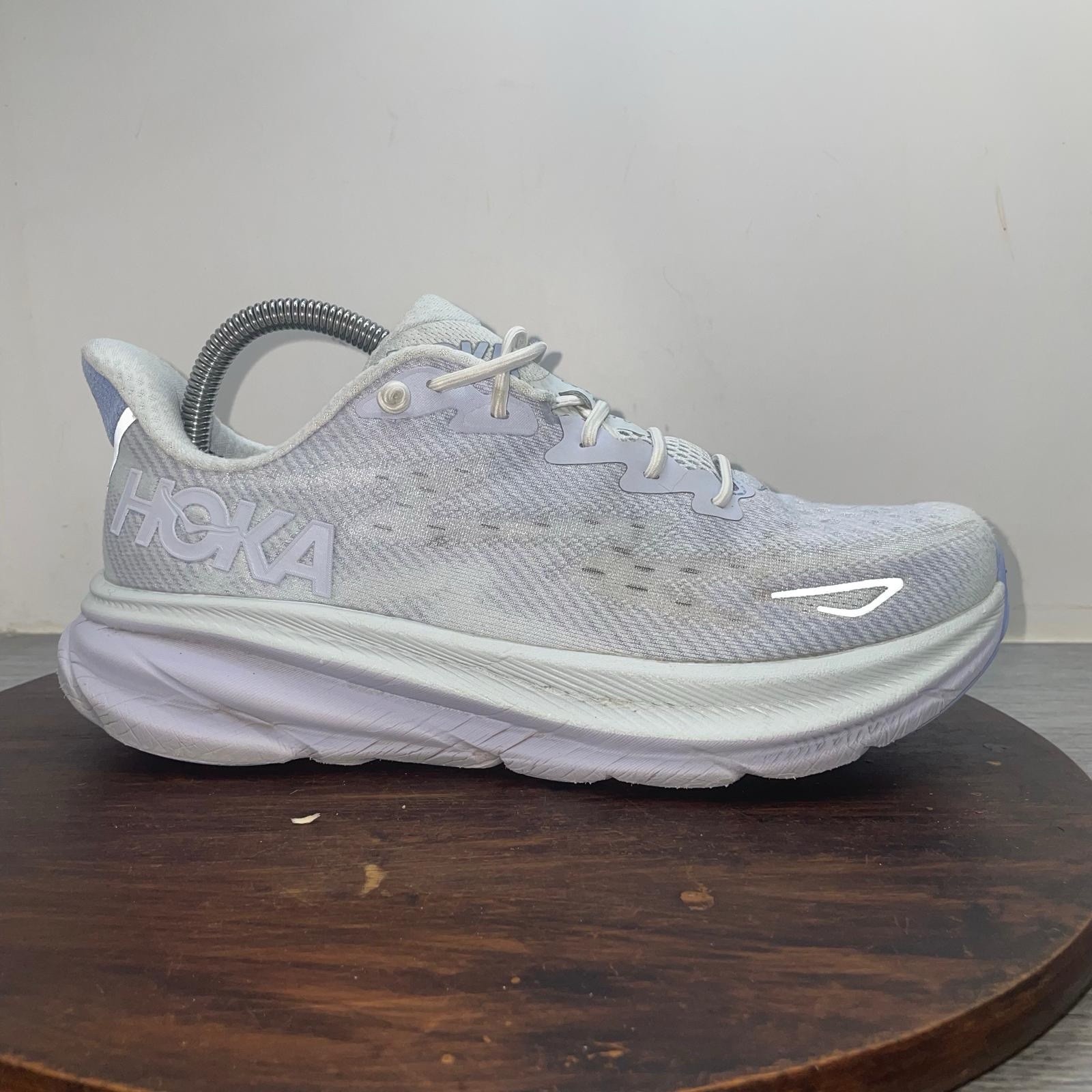 Hoka One One Clifton 9 1127896-EHR Sneaker Women’s Size 9B Lilac Running Shoes