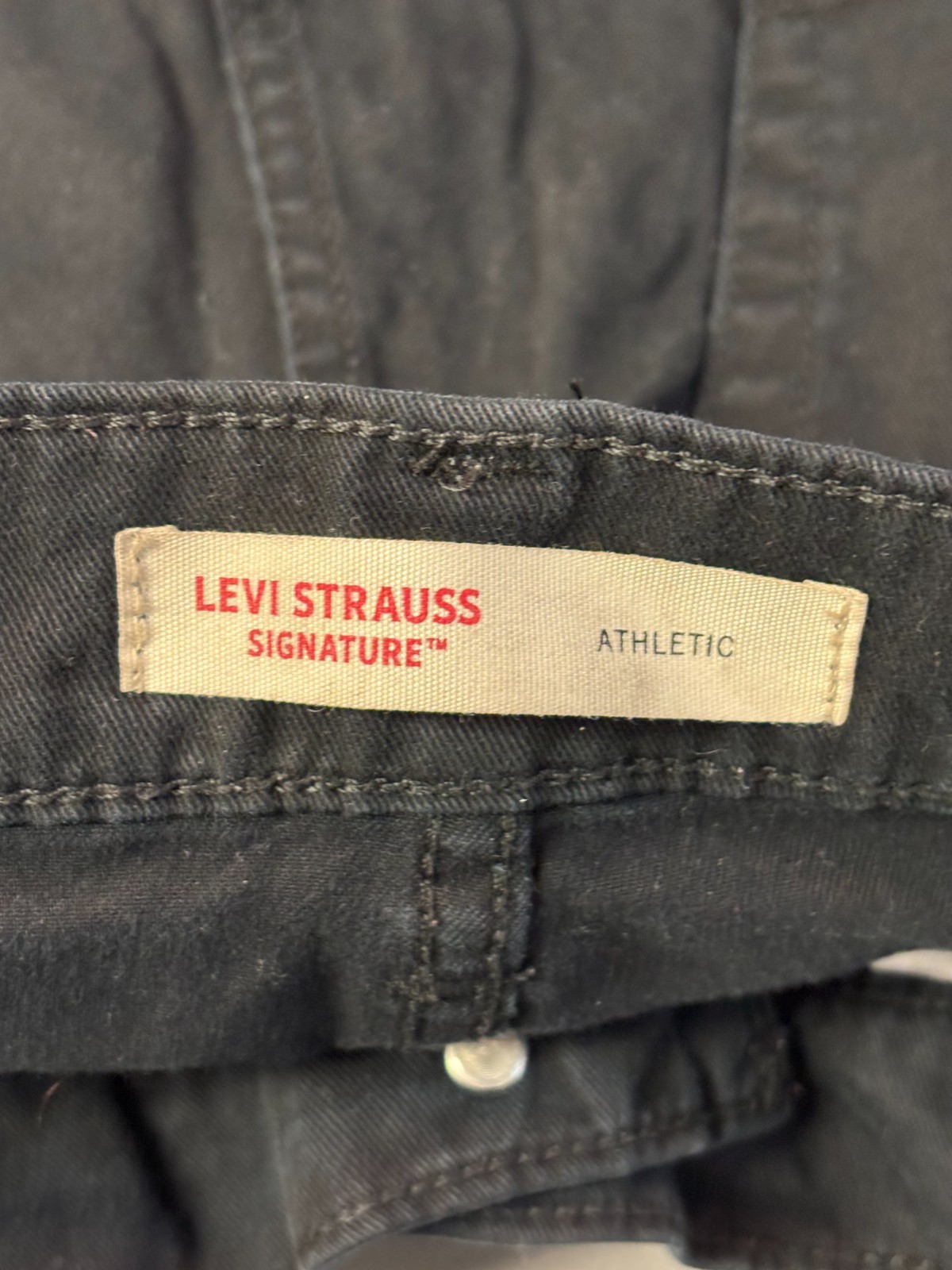 Levi Strauss & Co. Jeans Signature Men’s Black Athletic Fit Distressed 36×30