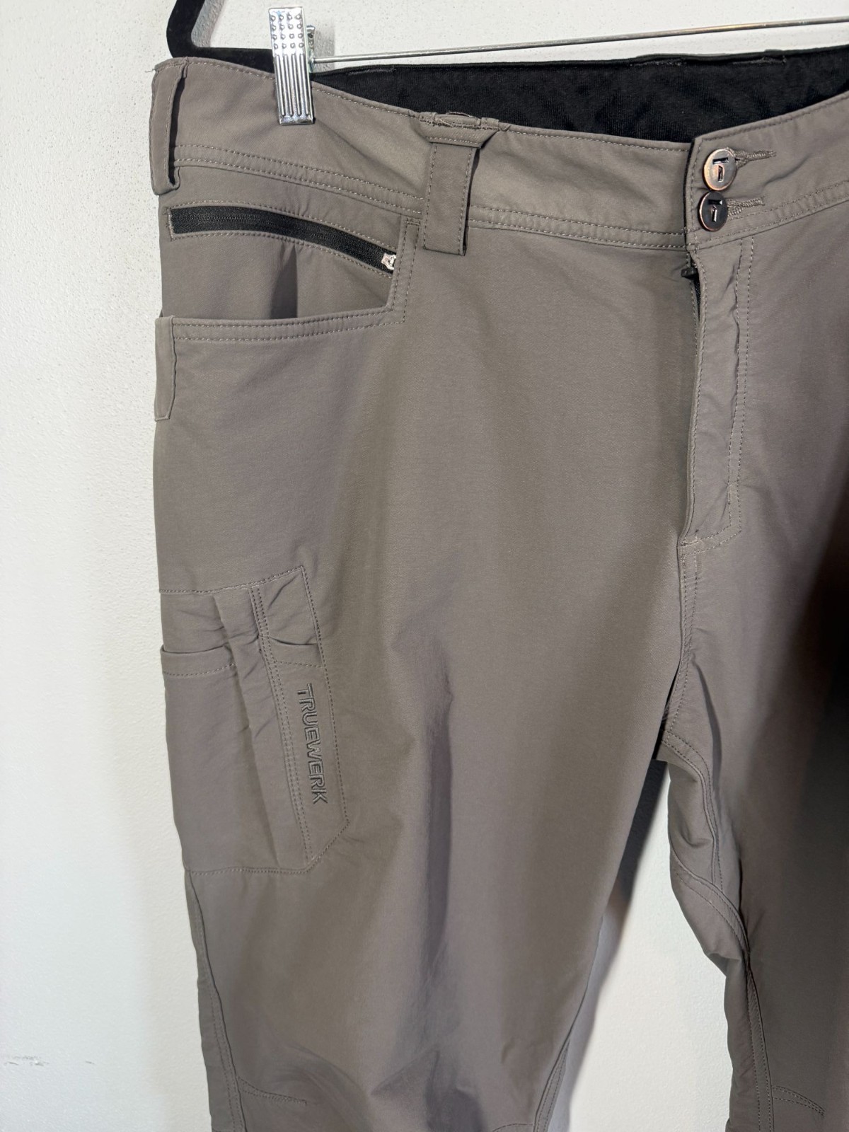 Truewerk T2 Pant Gray Mens 42×32 Work Pants Technical Cargo Stretch Mid Weight
