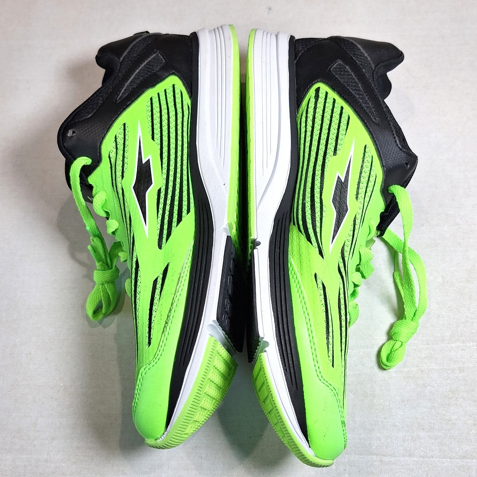 Avia MNAV4400004 Men’s Size 12 Neon Green Running Shoes | Discontinued Model