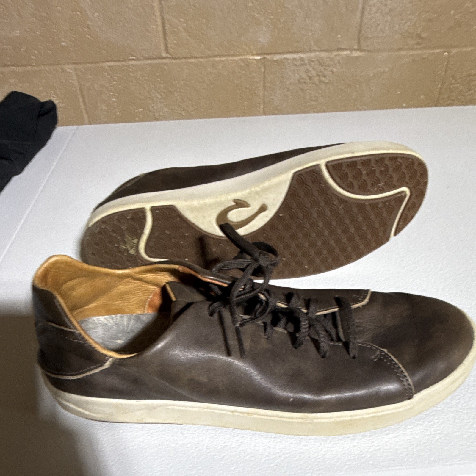 OluKai Men’s Brown Leather Lace-Up Casual Sneakers, Rubber Sole, Round Toe
