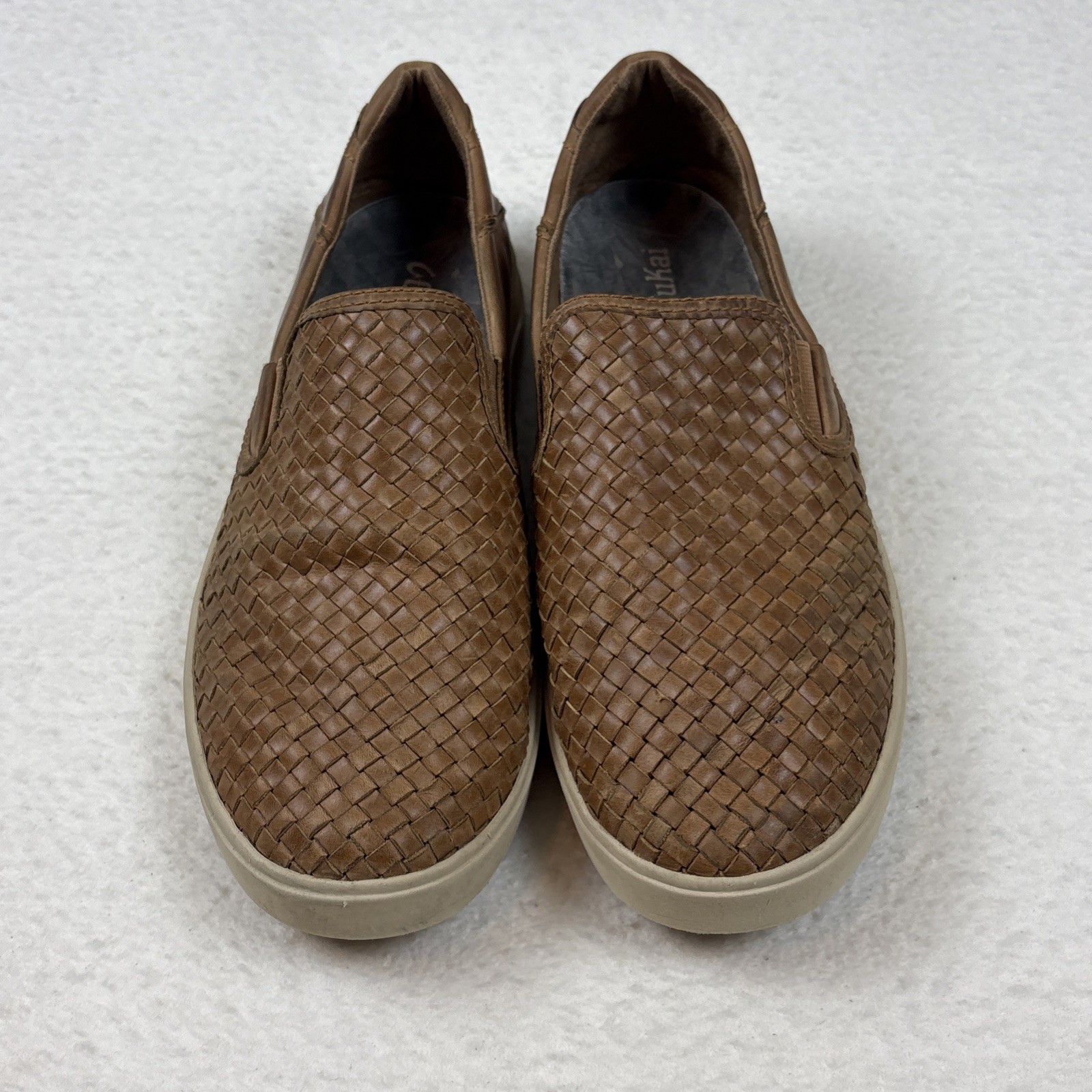 OluKai Lae’ahi Lauhala Mens Fox Brown Woven Leather Slip-On Sneakers – Size 10