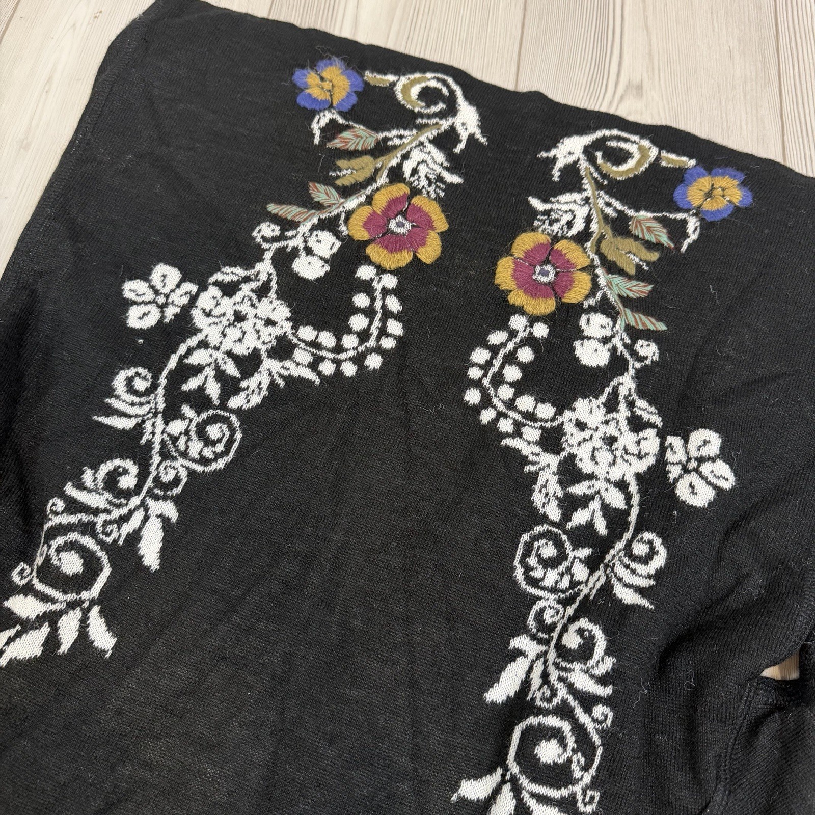 Simply Natural Hanna Alpaca Blend XL floral embroidered cardigan Sweater Peru