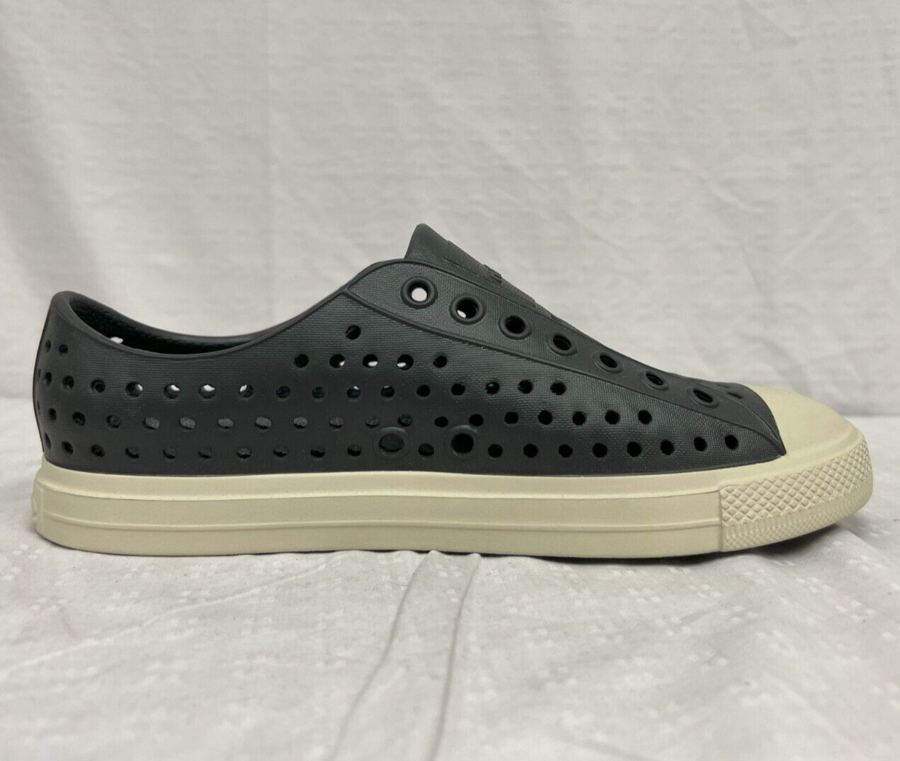 Native Adults Jefferson Slip On Sneaker/Water Shoe Jiffy Black Men 4/Women 6 New