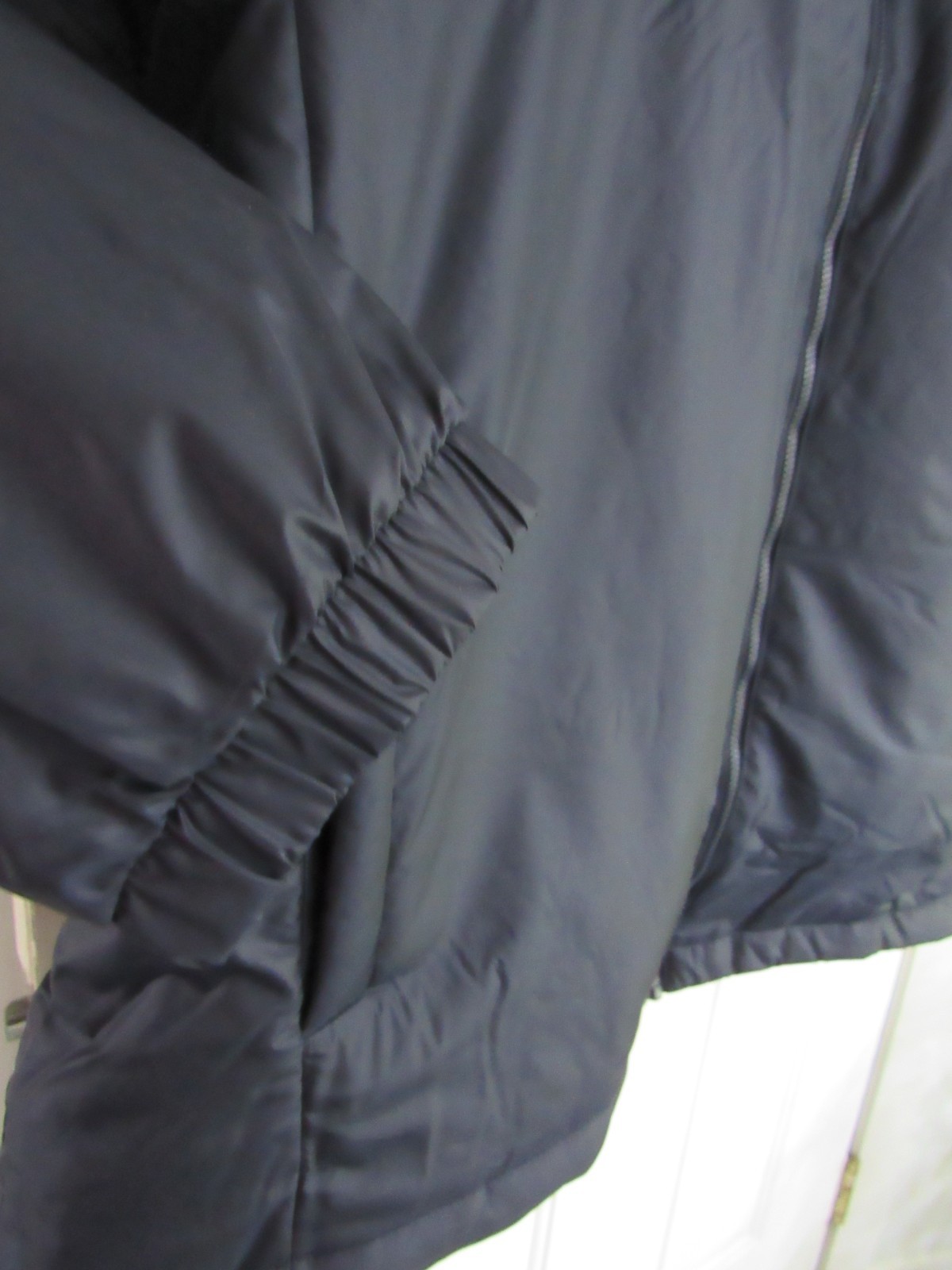 Adidas Essentials Mens size L Navy Insulated Hooded Puffer Outdoor Jacket GT9165