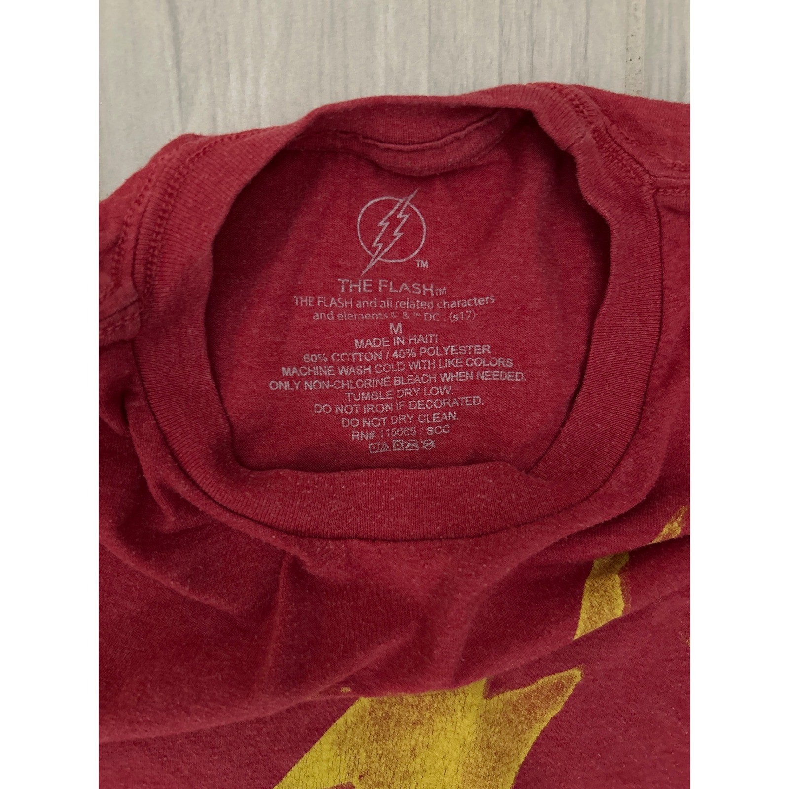 DC Comics The Flash T-Shirt Mens Medium Red Gold Lightning Bolt Graphic Tee