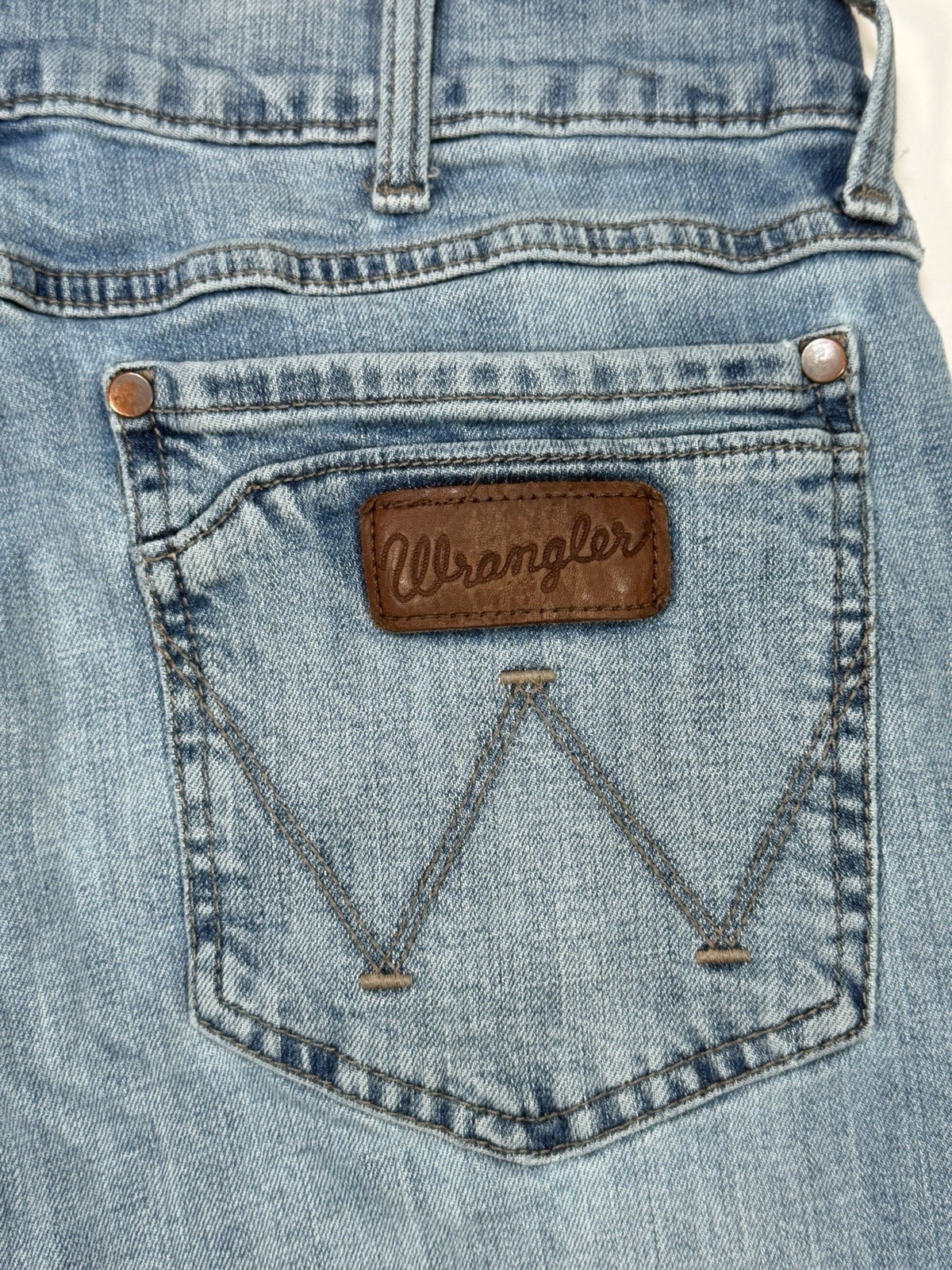 Wrangler Retro Slim Straight Jeans Men’s 32×32 Light Wash Denim Western Cowboy