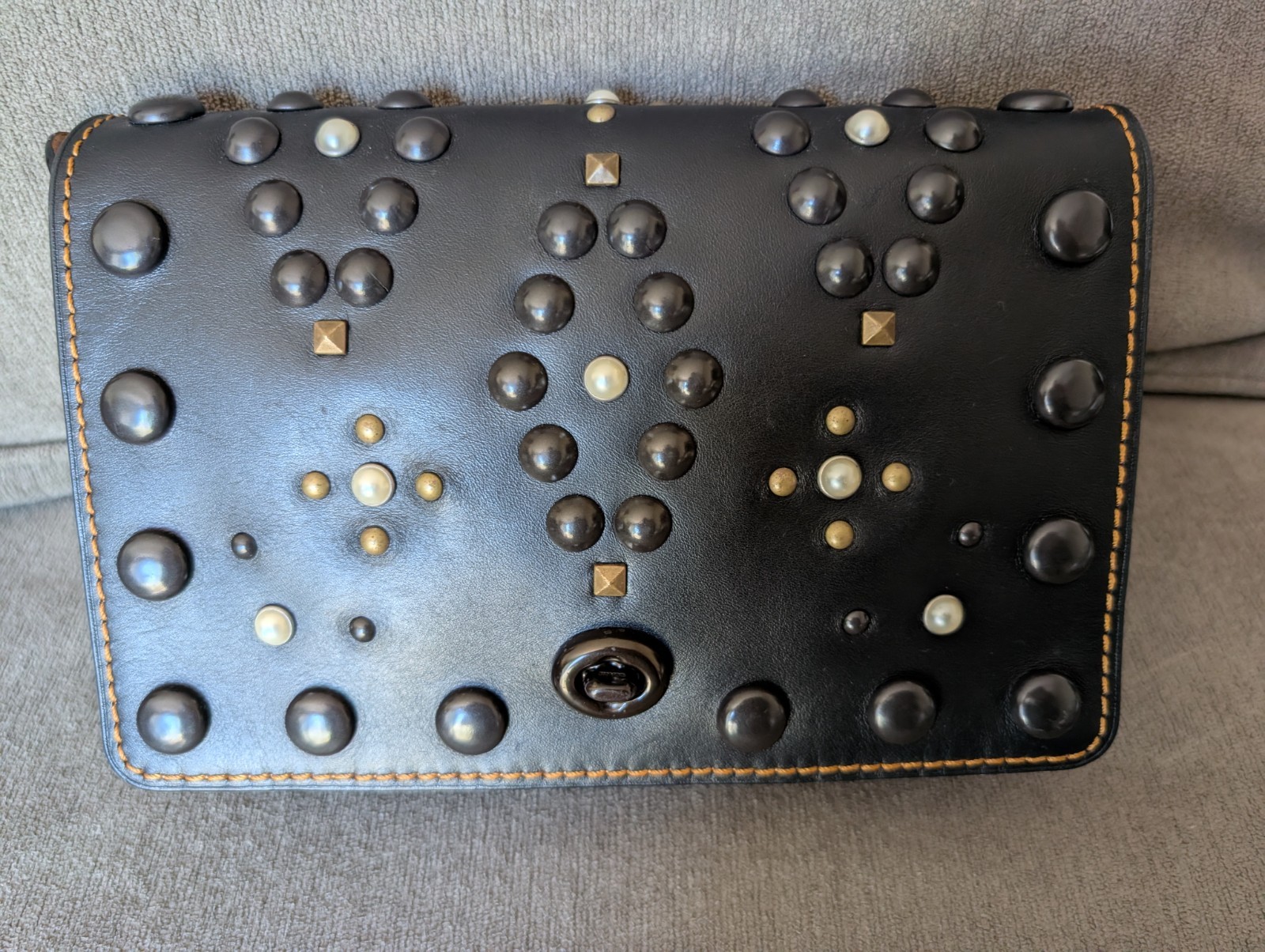 Coach 1941 Western Rivets Dinky 24 In Black Free Ship