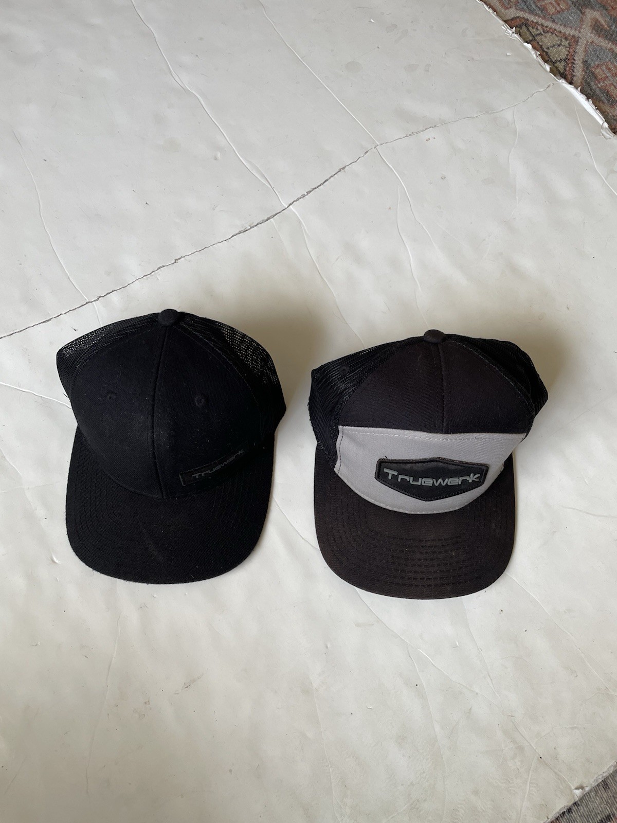 bundle of 2 Truewerk Hats Snapback Black high performance workwear