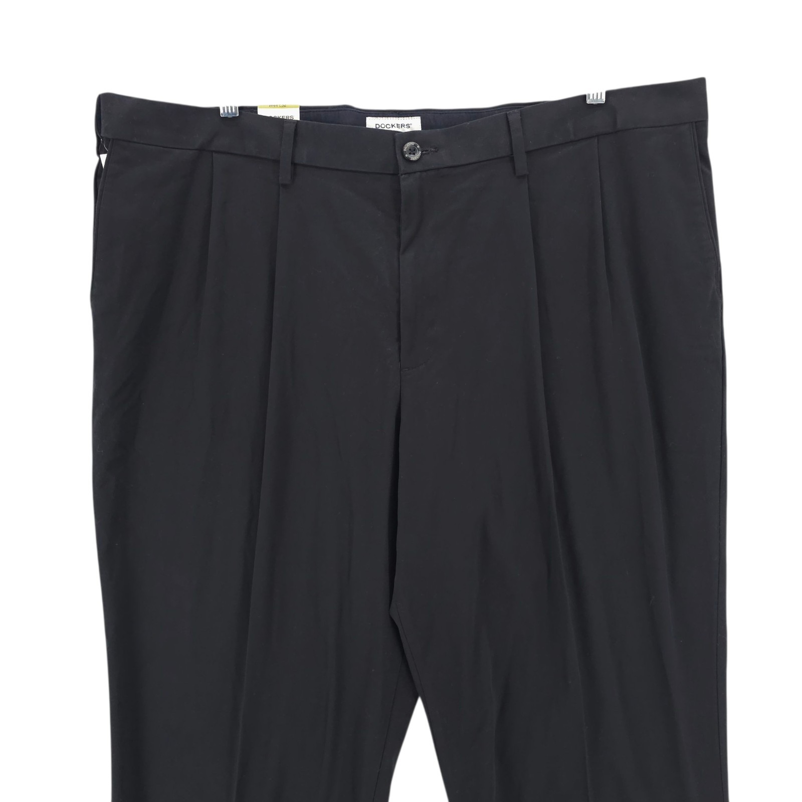 NWT DOCKERS Black Easy Khaki Relaxed Fit Pleated Comfort Waistband Cuffed 44×32