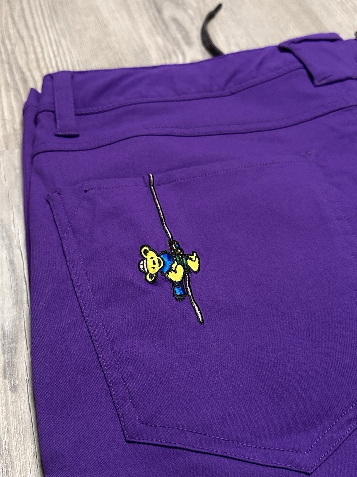 686 Everywhere Grateful Dead Pants Men’s Size 36 x 34 Slim Fit Snowboarding Pant