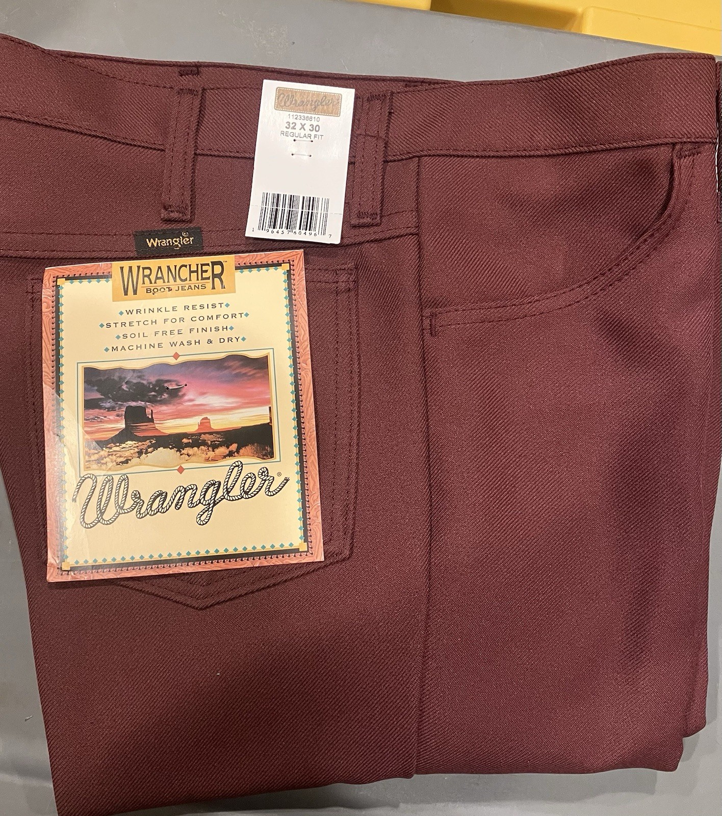 32×30 Wrangler Wrancher Regular Fit Burgundy