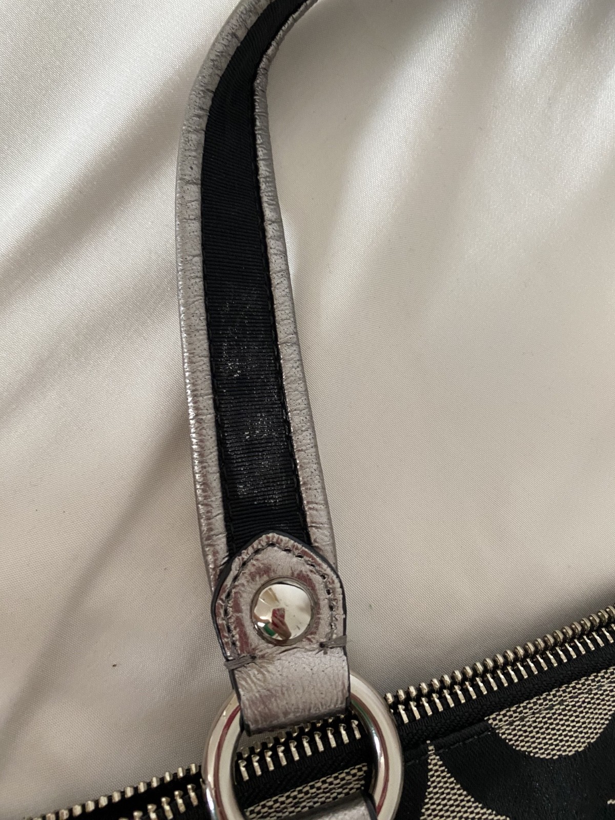Coach Poppy Op Art Glam Tote Bag Black Gray comes with wristlet