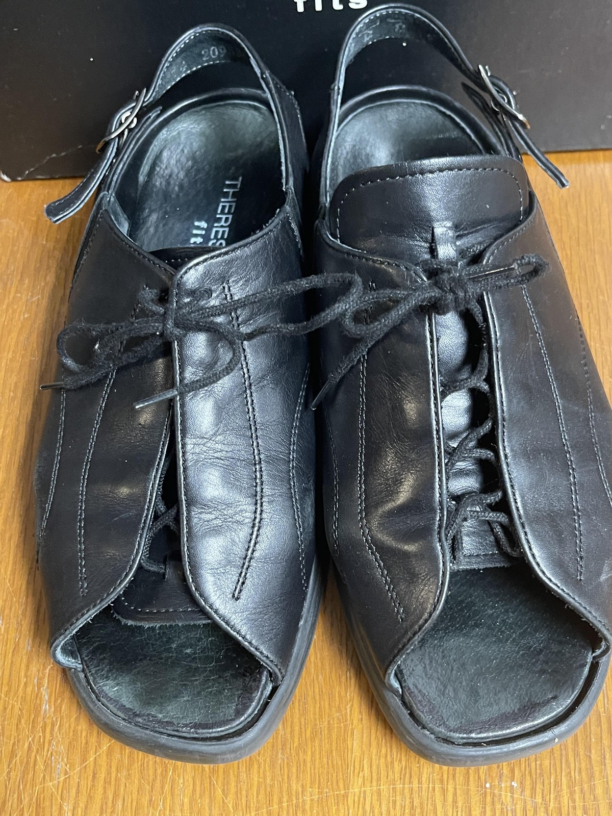 Theresia M Shoes Womens Size 6.5 Black Ellyn Softcalf Leather Comfort Sandals