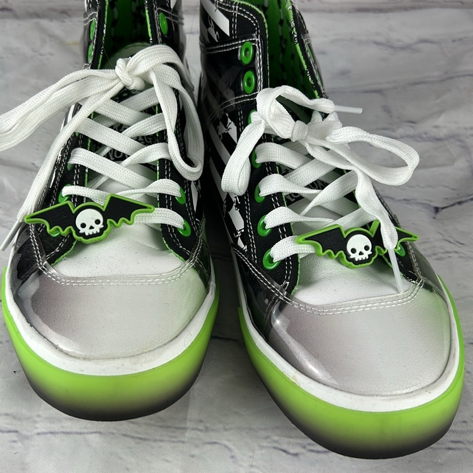 Beetlejuice High Top It’s Show Time Striped Neon Green Sneakers Women’s 7