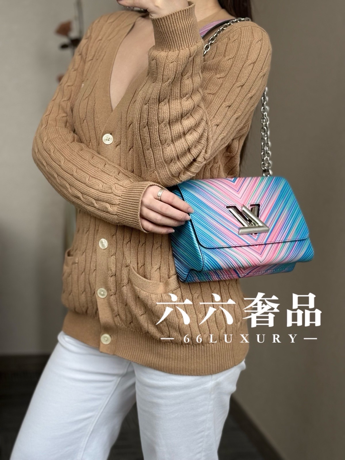 Louis Vuitton Pre-Owned Authentic Chain Bag 23*16*9 Free Tracked Shipping