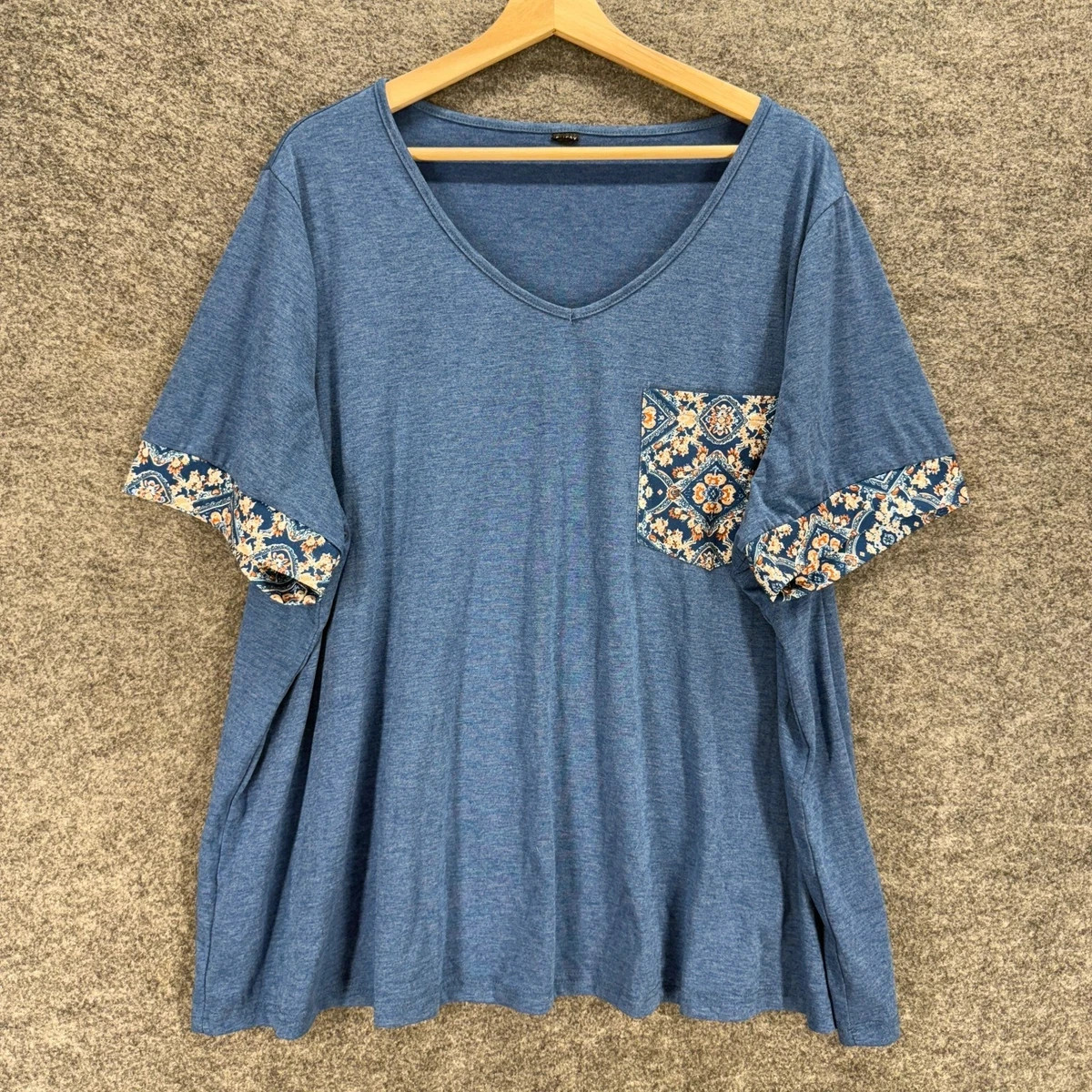 Unbranded T-Shirt Women M Blue Geometric V-Neck Short Sleeve Pockets Top