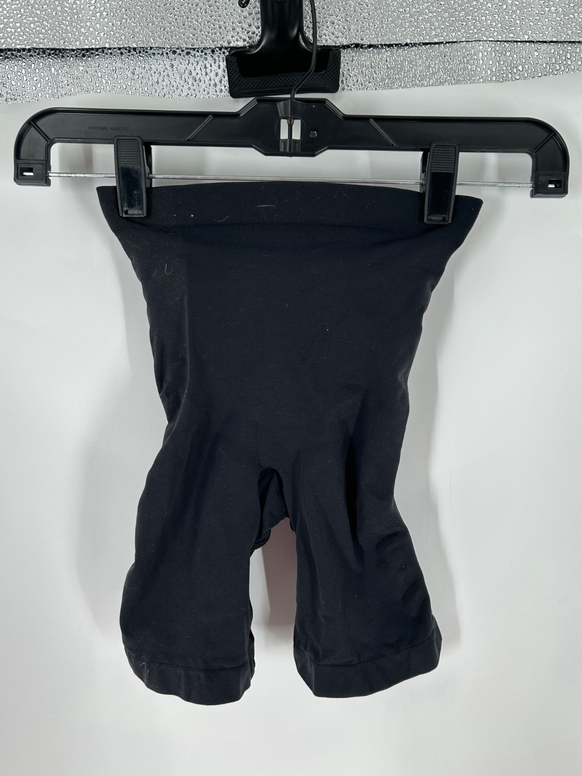 SKIMS Seamless Sculpt Mid Thigh Shorts Womens Medium Black Onyx Tummy Control