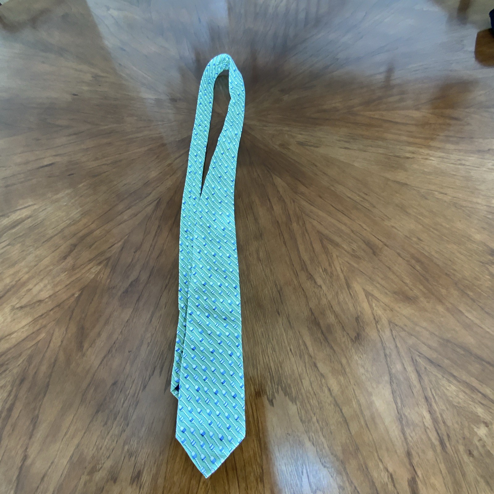 Vineyard Vines Men’s Green & Blue Geometric Pattern Pointed Tie